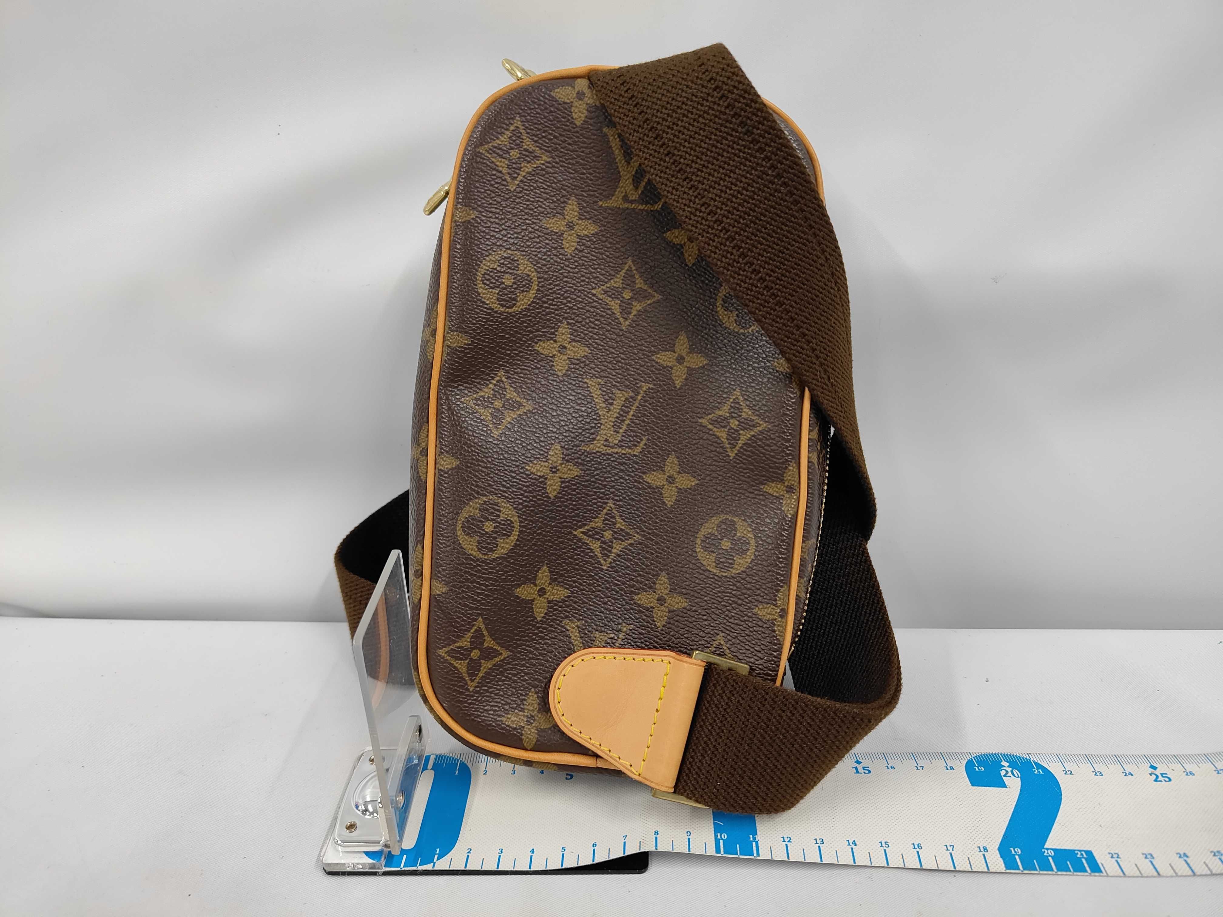 Pochette Gange Monogram M51870 Shoulder Bag — view 2