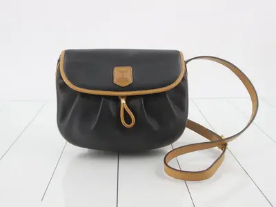 Other lines: Bags/Shoulder bags, Leather, Black