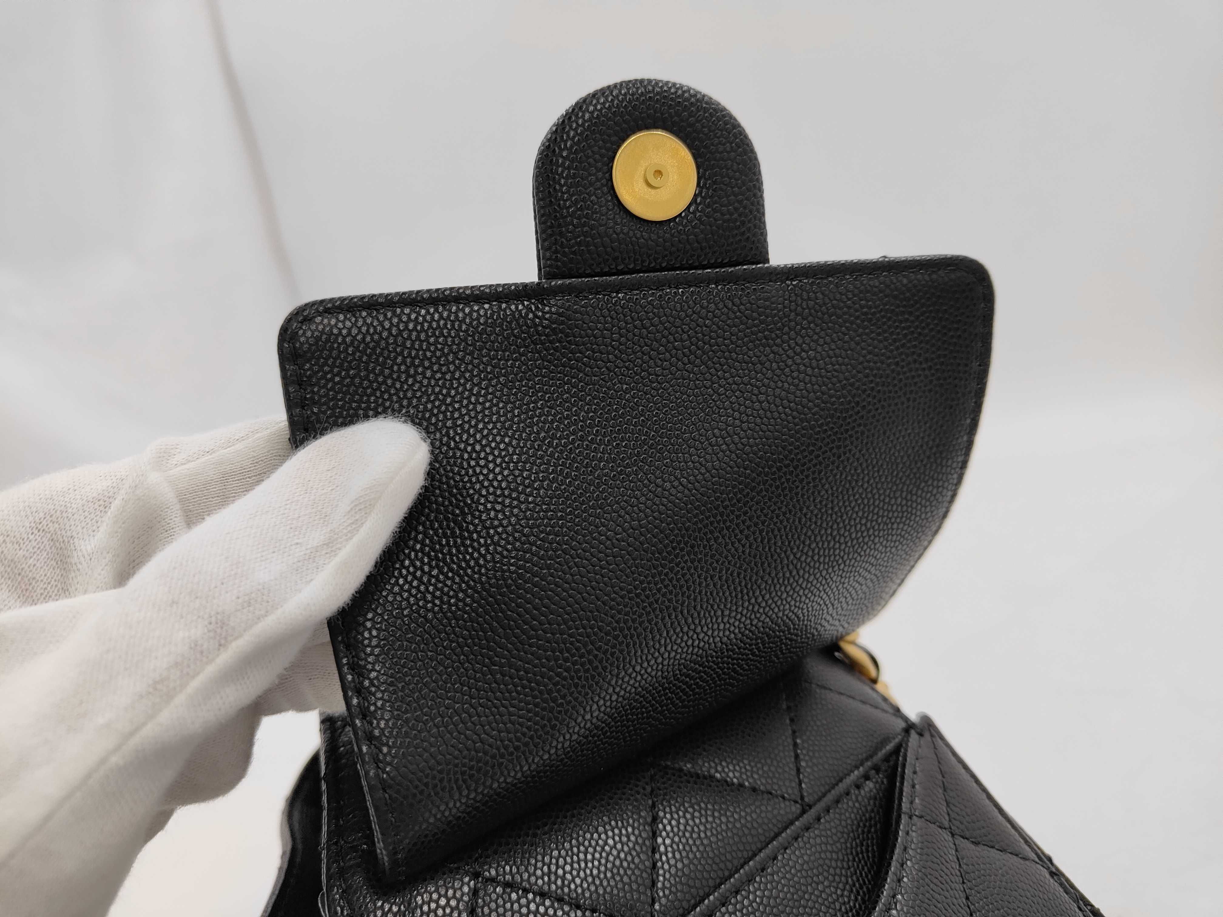 25 Small Caviar Skin Chain Shoulder Bag — view 11