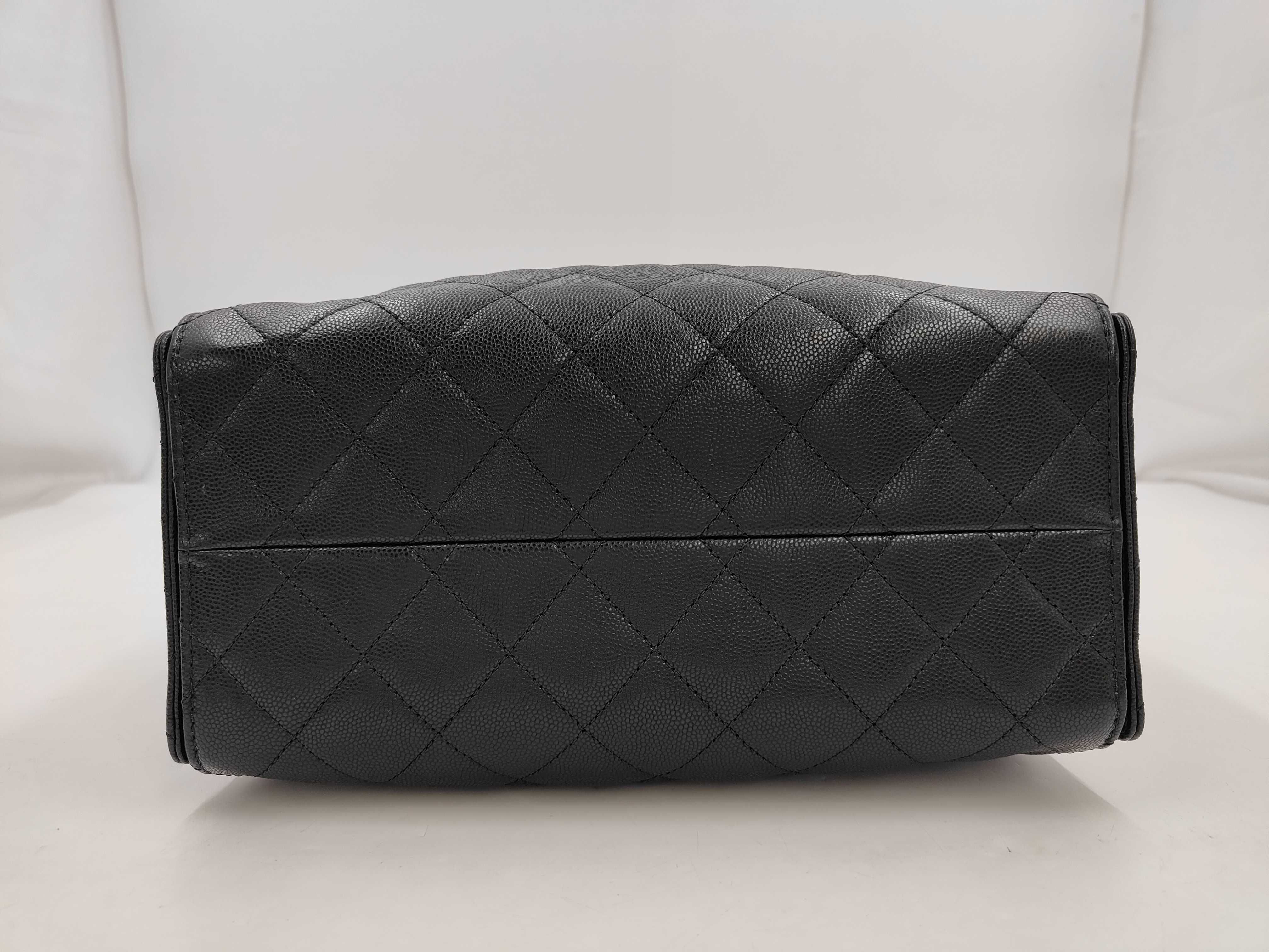 25 Small Caviar Skin Chain Shoulder Bag — view 3