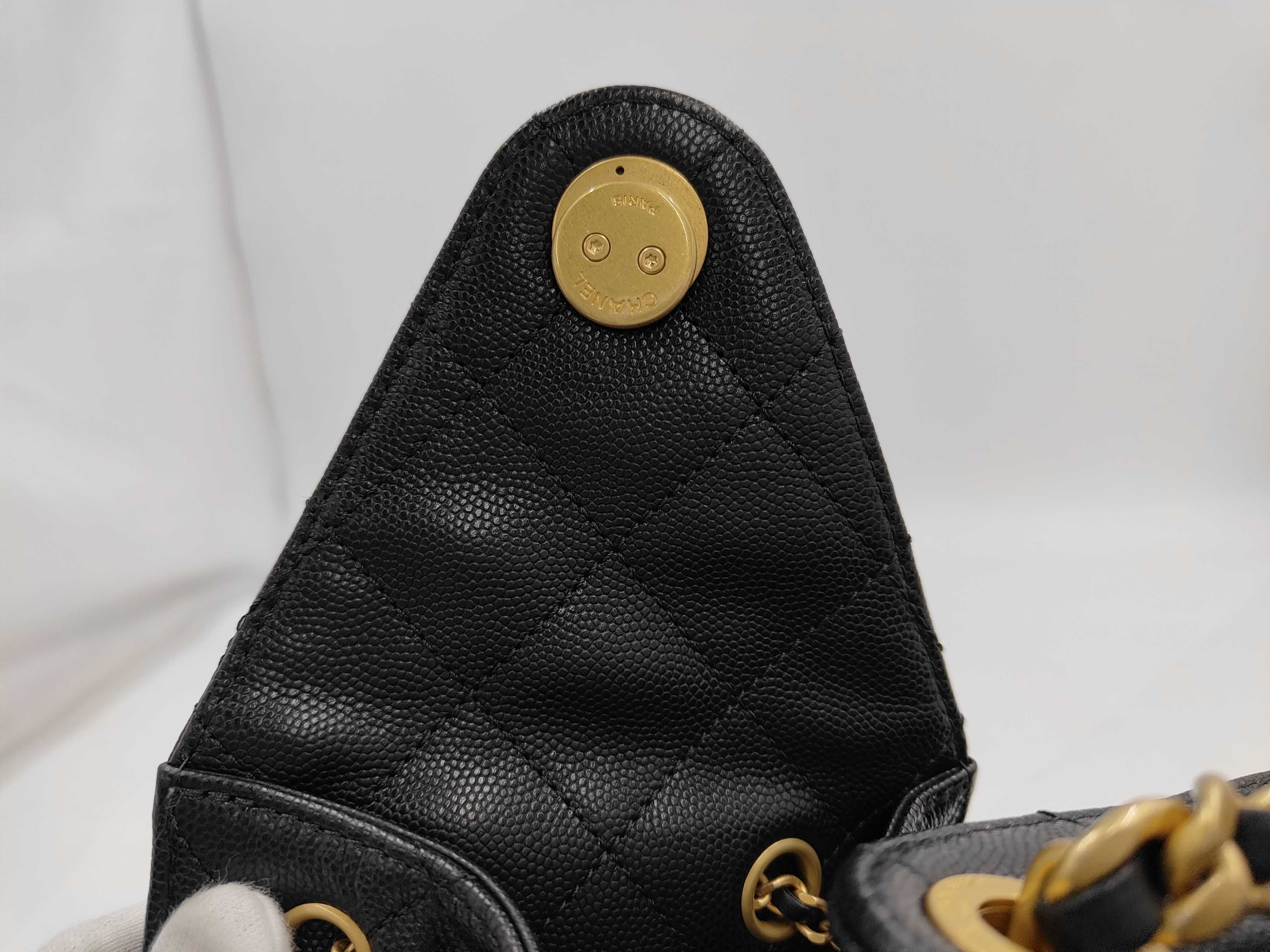 25 Small Caviar Skin Chain Shoulder Bag — view 10