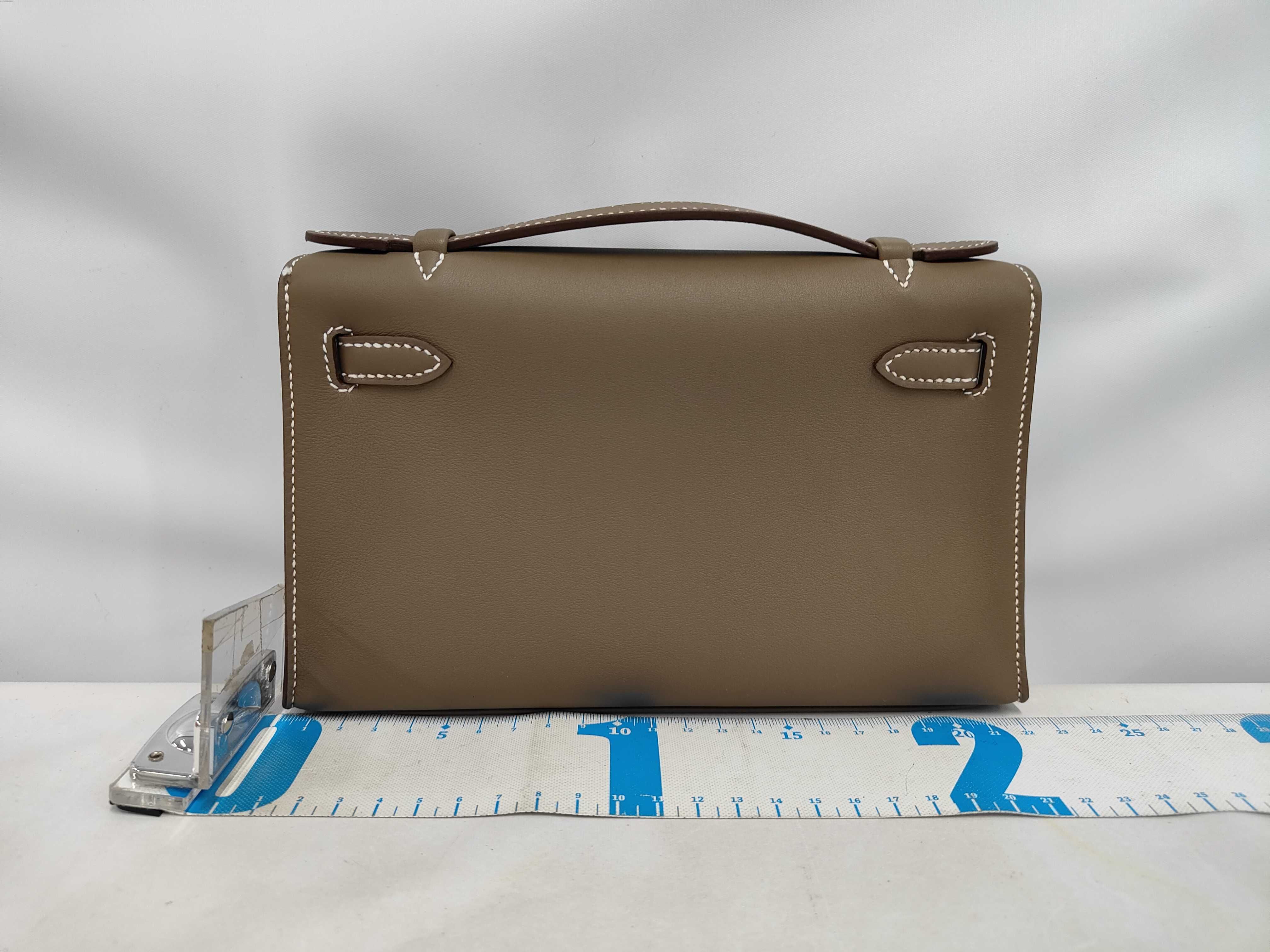 Pochette Kelly Swift Etoupe Gold Hardware G Stamp Handbag — view 2