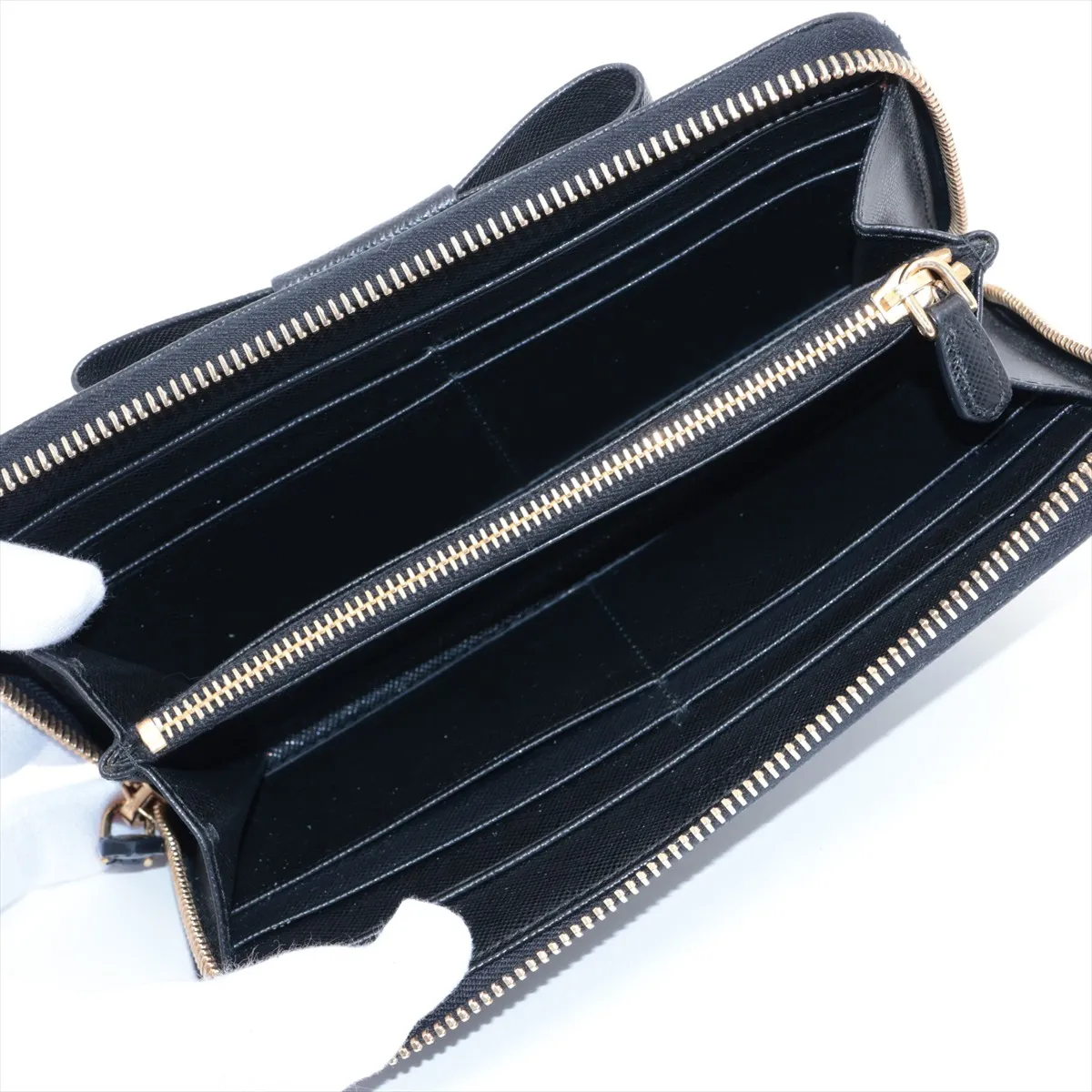 Saffiano Leather Round Zip Wallet Black Ribbon — view 3
