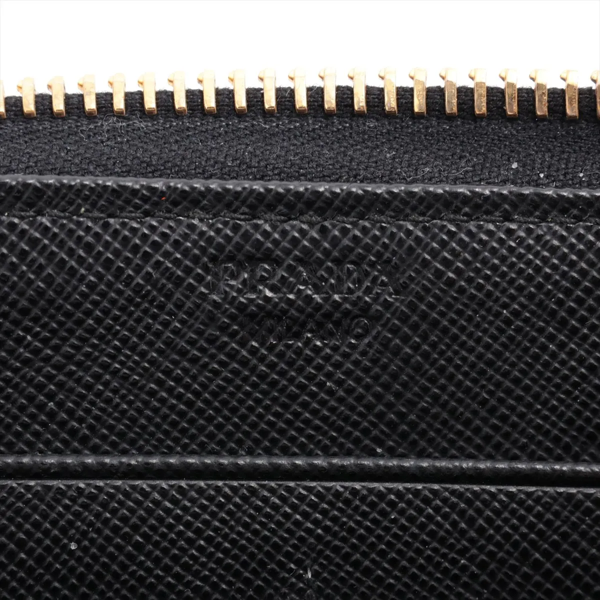 Saffiano Leather Round Zip Wallet Black Ribbon — view 9