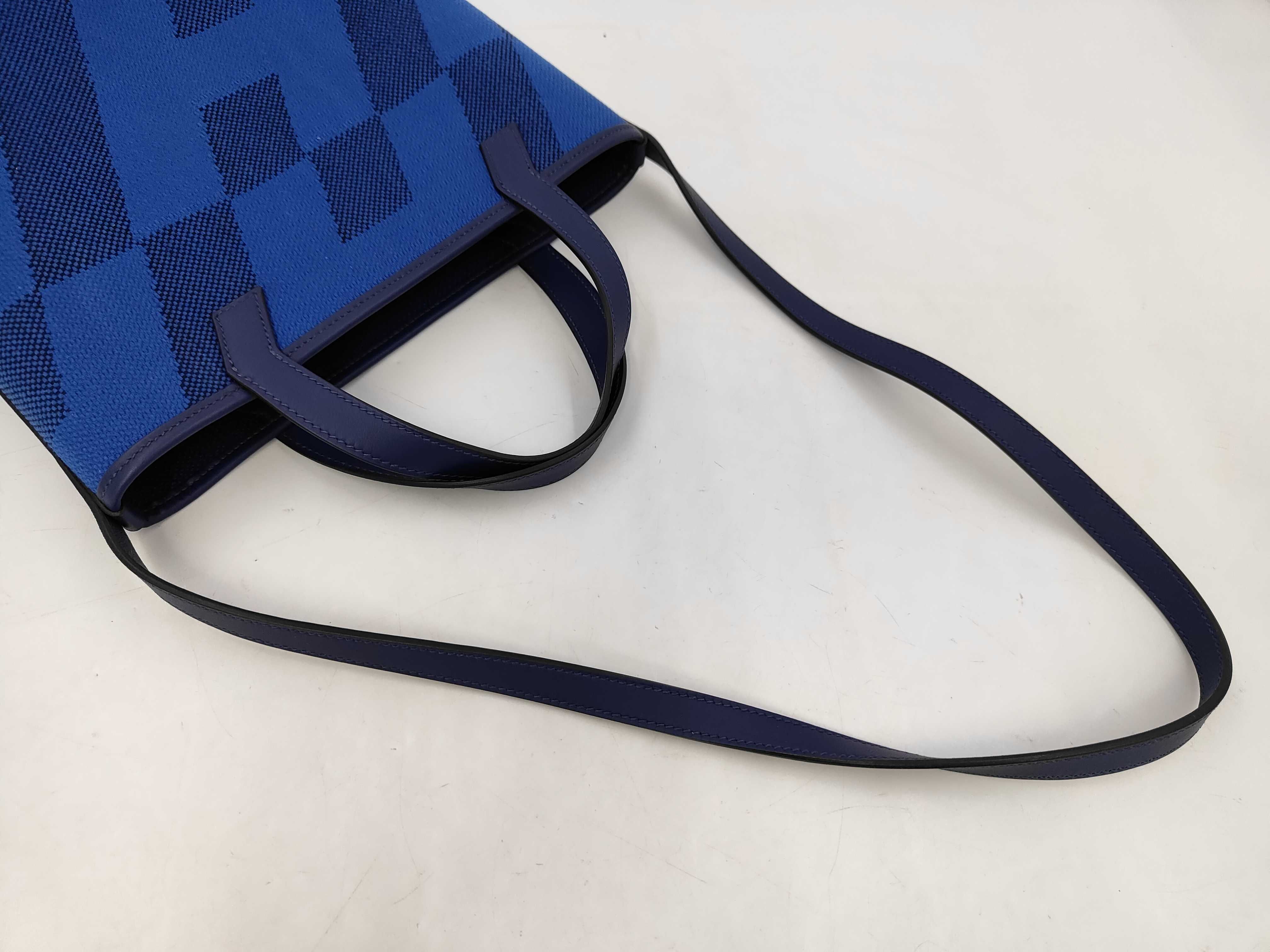Ambie PM Canvas Tote Bag (Blue, Z Stamp) — view 3