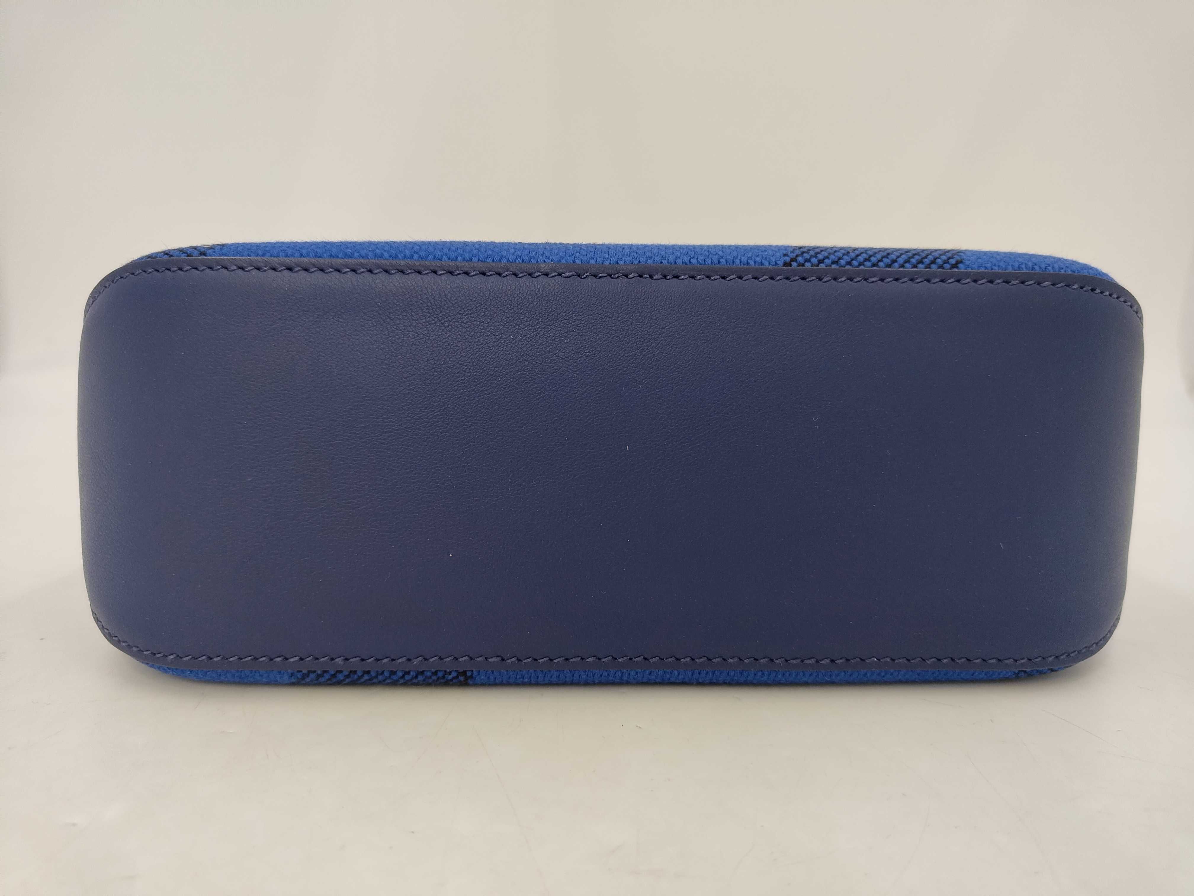 Ambie PM Canvas Tote Bag (Blue, Z Stamp) — view 6