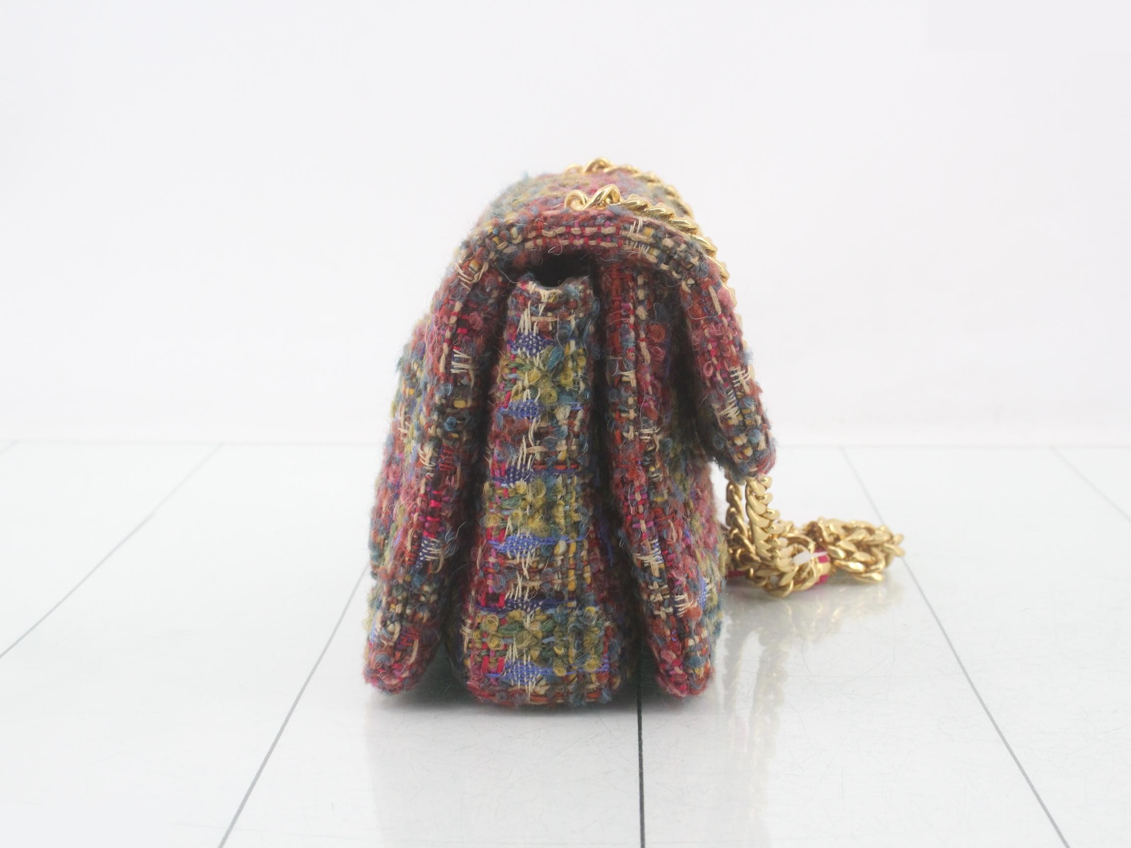 Matelassé Tweed Chain Shoulder Bag with Plate — view 4