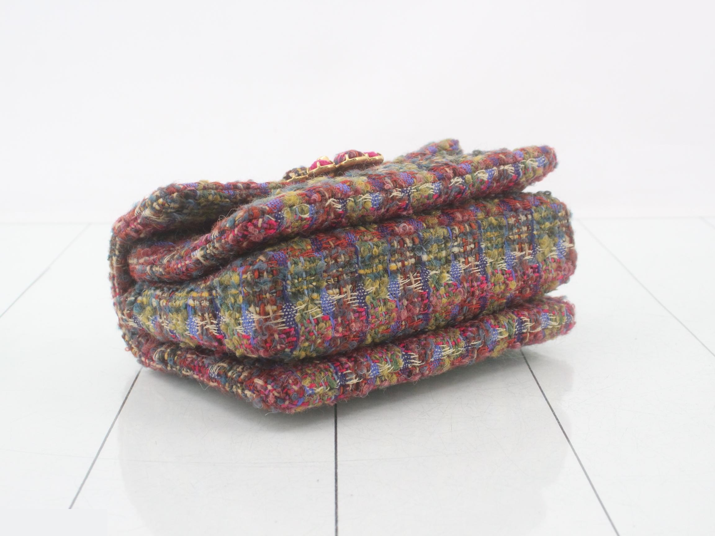 Matelassé Tweed Chain Shoulder Bag with Plate — view 5