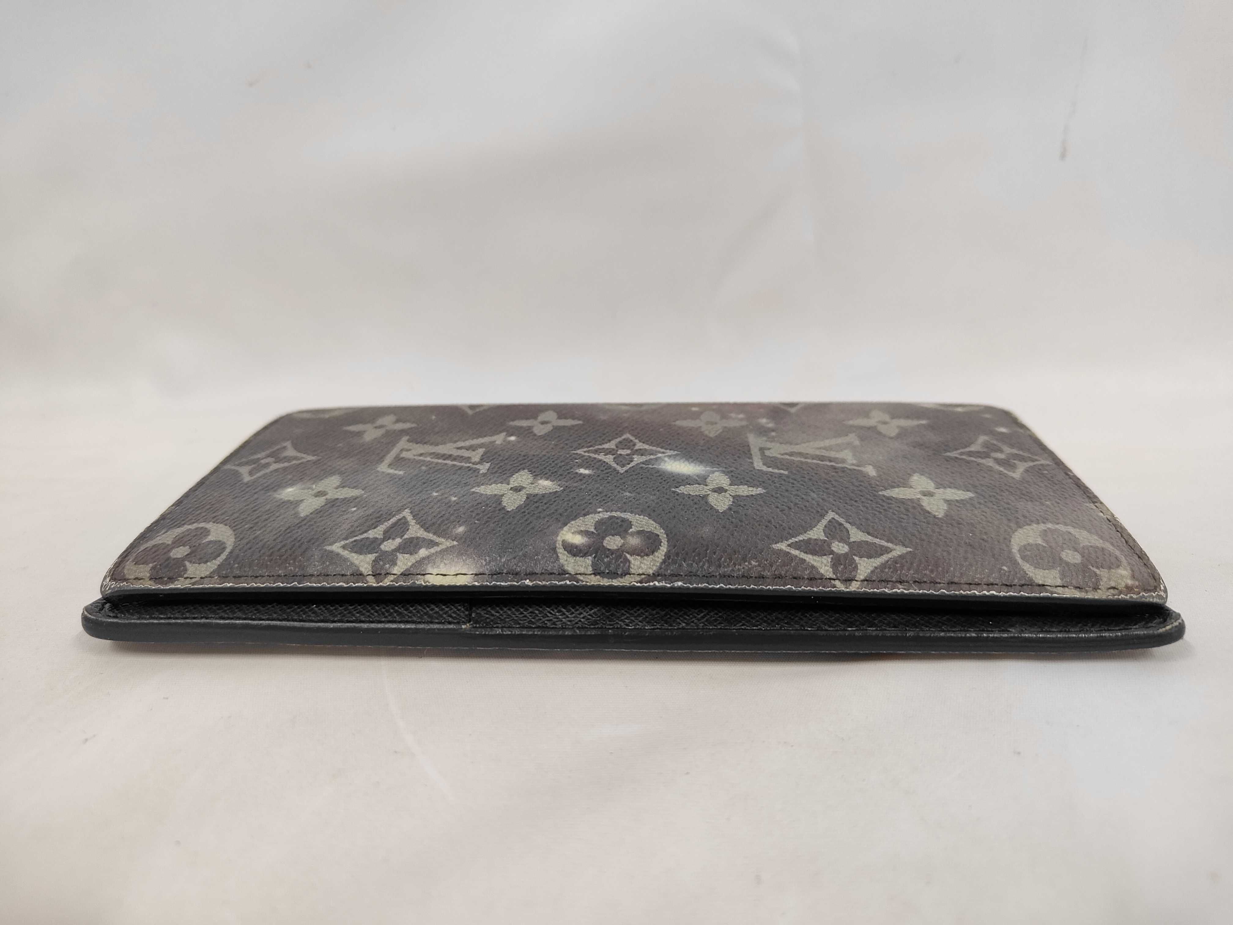 M63871 Monogram Galaxy Portefeuille Brazza Wallet — view 4