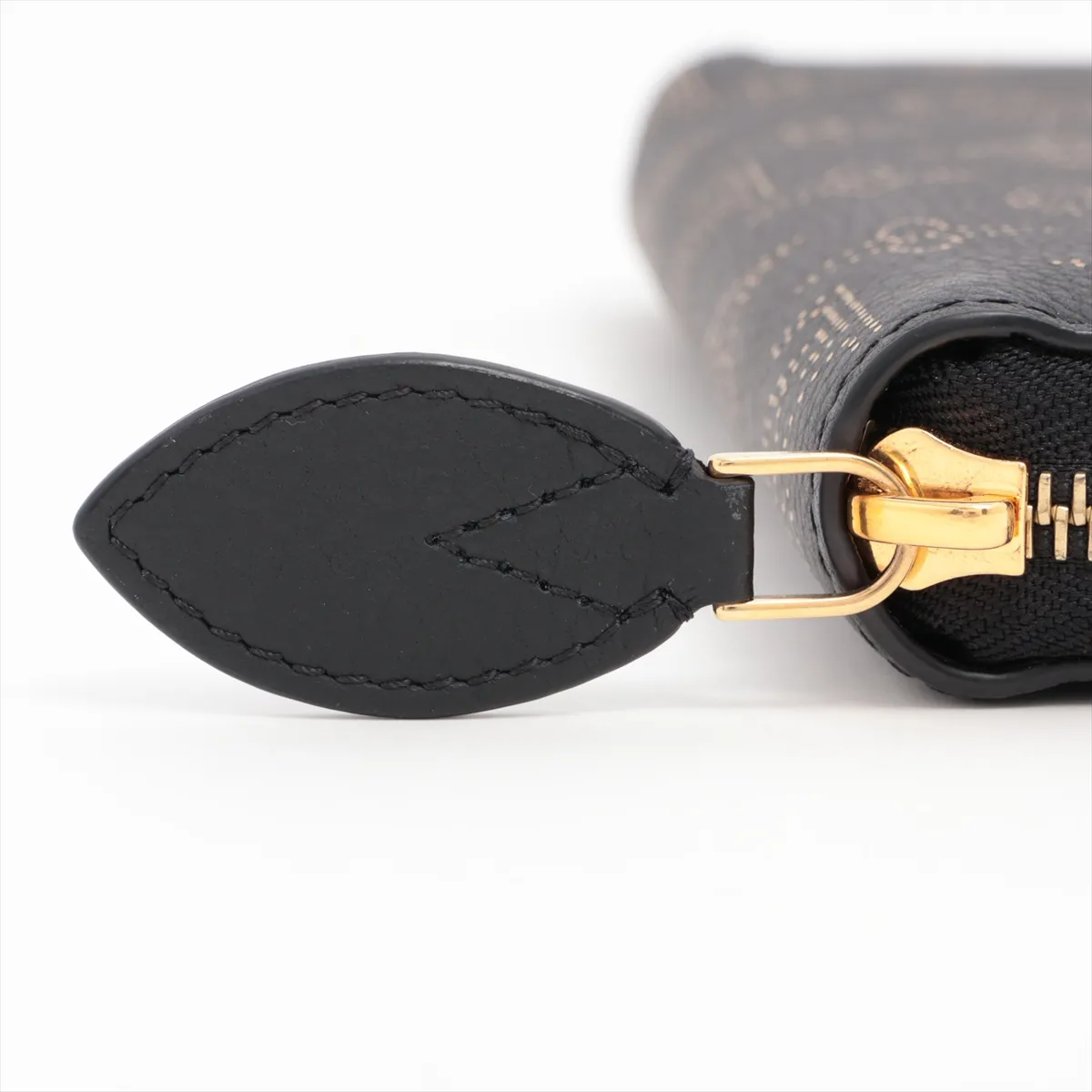 Mahina Zippy Wallet M82645 Noir Round Zip Wallet (RFID detected) — view 14