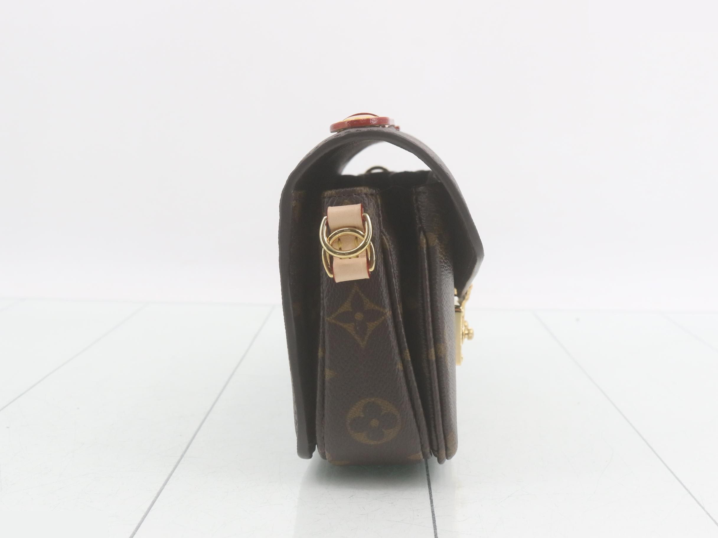 Monogram Pochette Metis EW — view 4