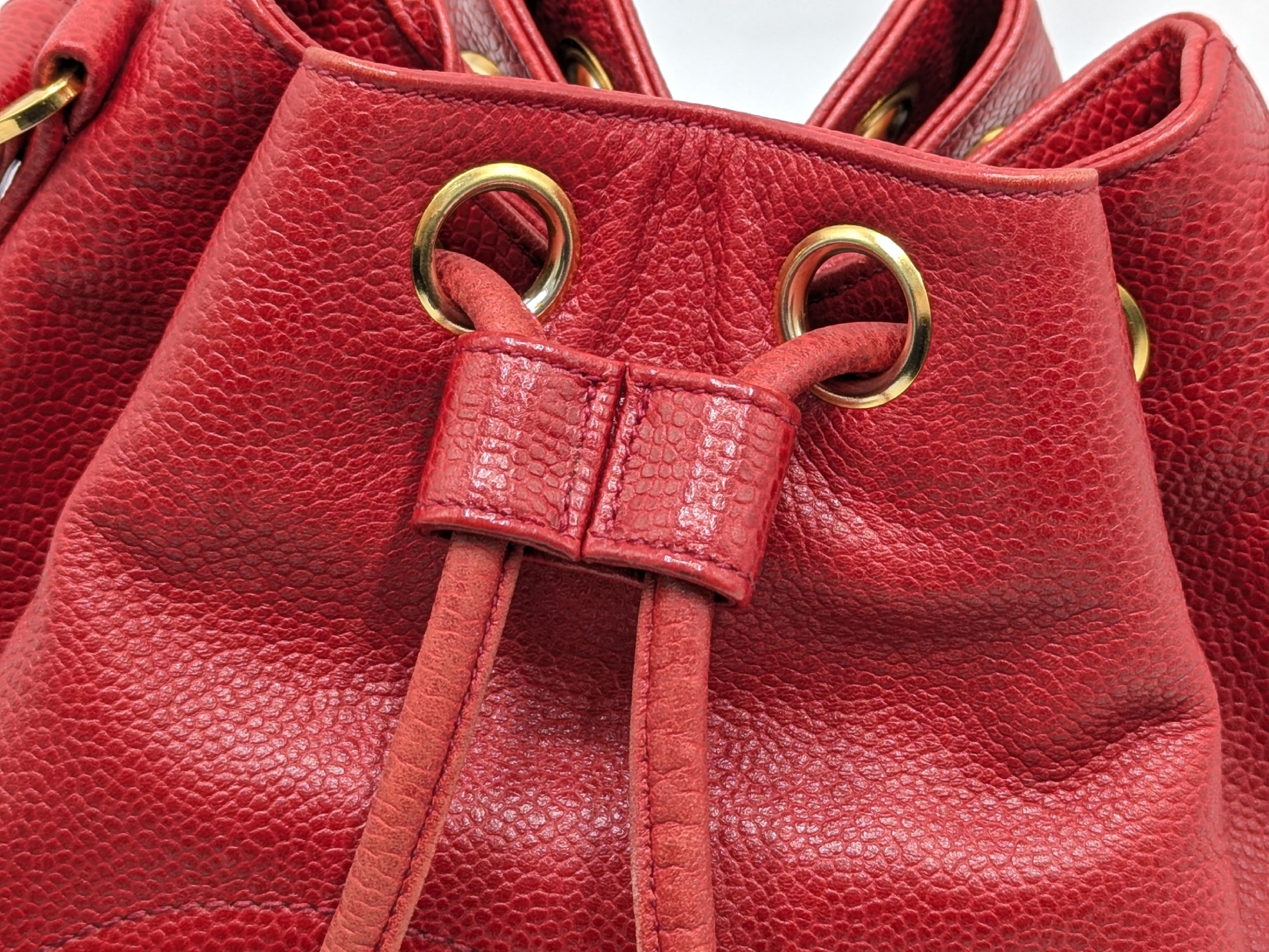 Caviar Skin Red Drawstring Chain Shoulder Bag with Pouch — view 9
