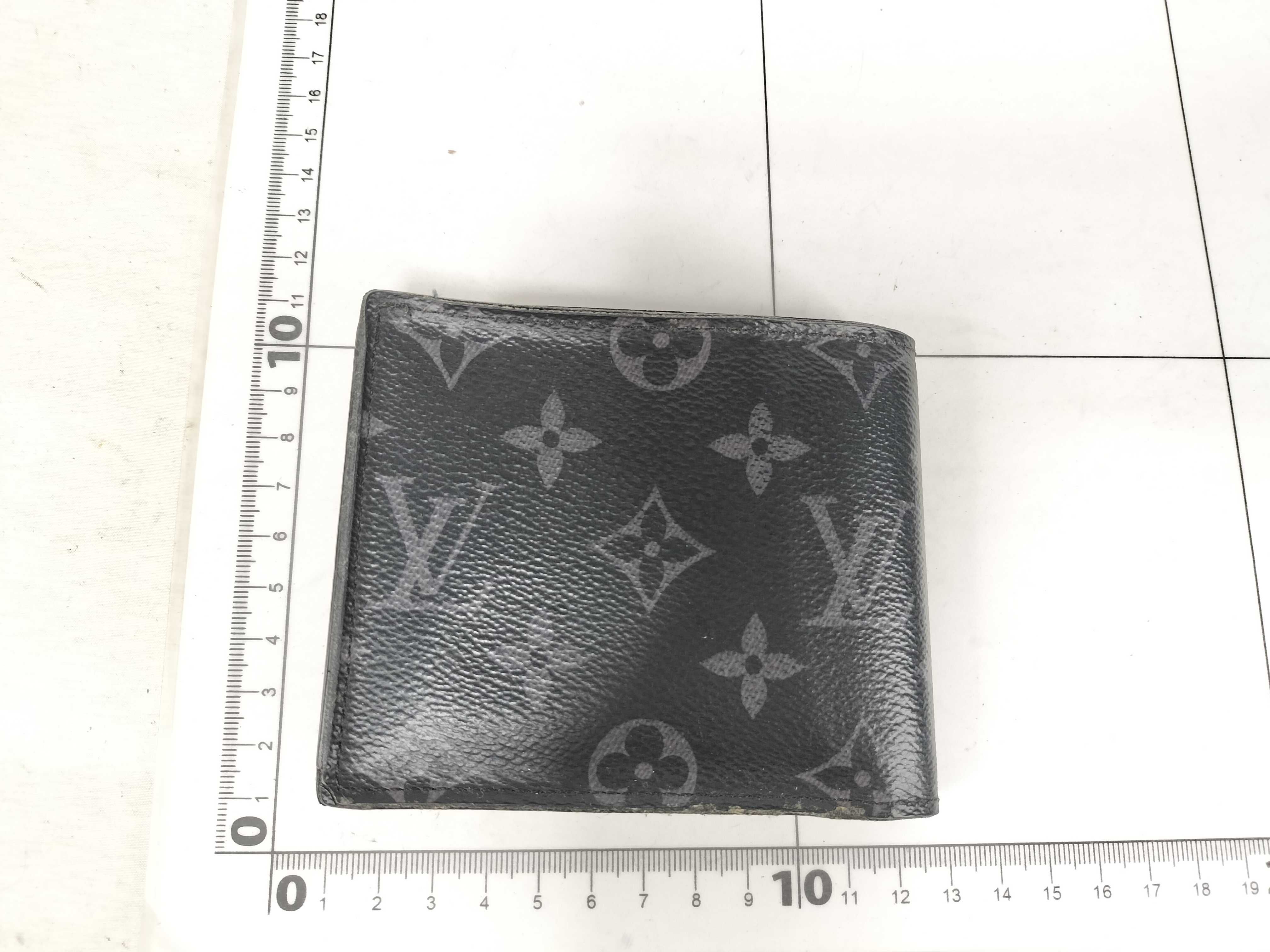 wallet — view 2