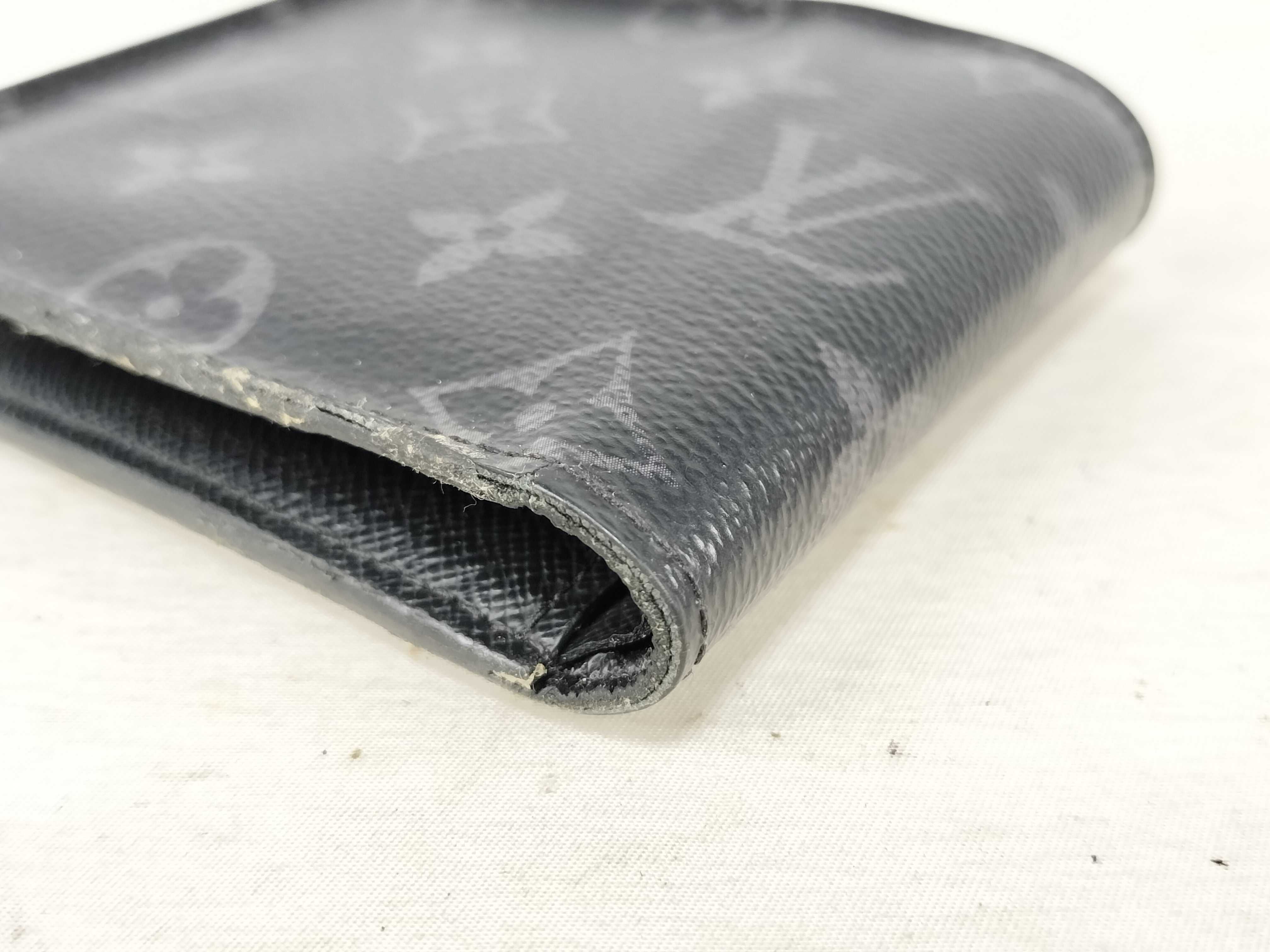 wallet — view 4