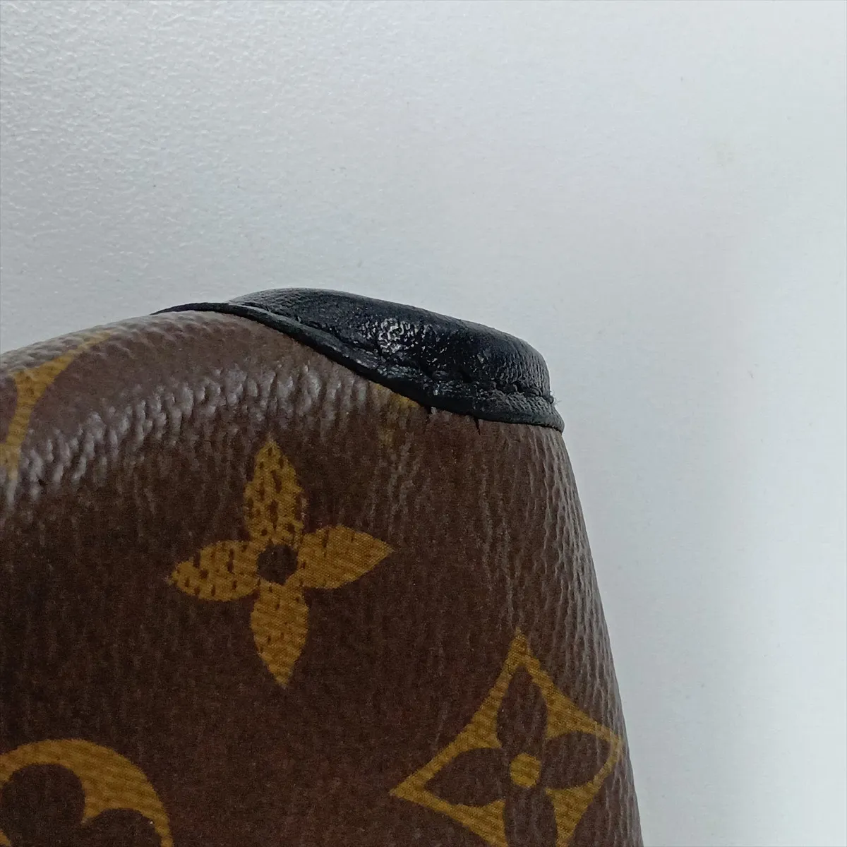Monogram Macassar Magnetic Messenger Bag M45557 Brown x Black (RFID detected) — view 15