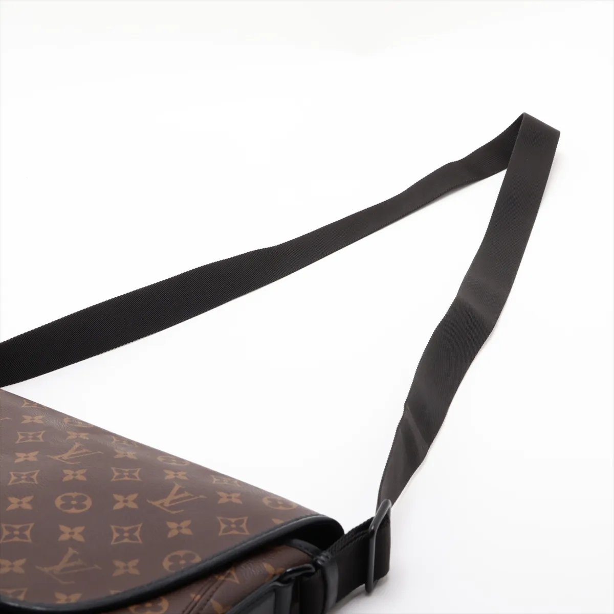 Monogram Macassar Magnetic Messenger Bag M45557 Brown x Black (RFID detected) — view 5