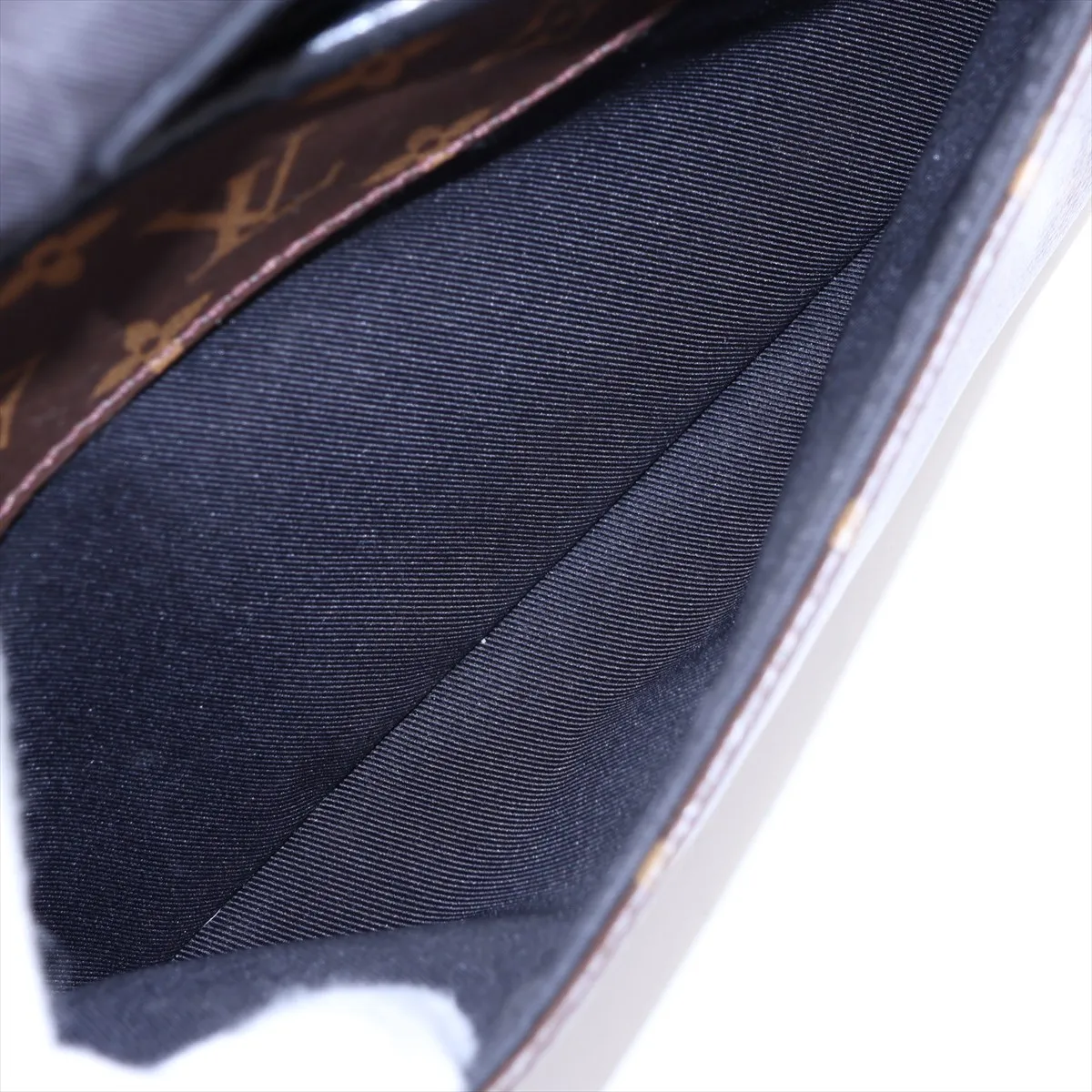 Monogram Macassar Magnetic Messenger Bag M45557 Brown x Black (RFID detected) — view 9