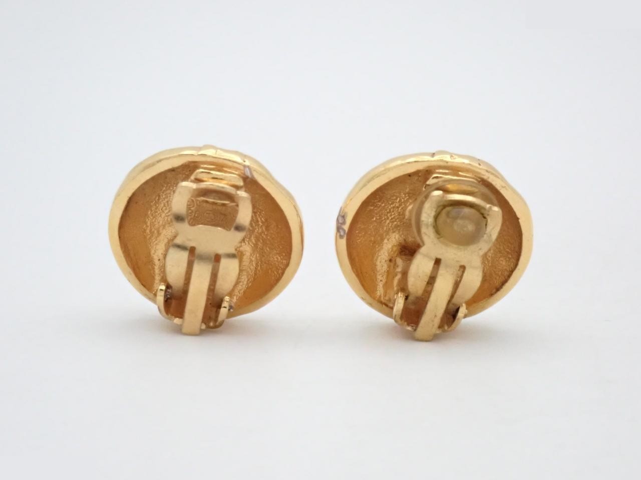 Earrings with Coco Mark design, gold. — view 2