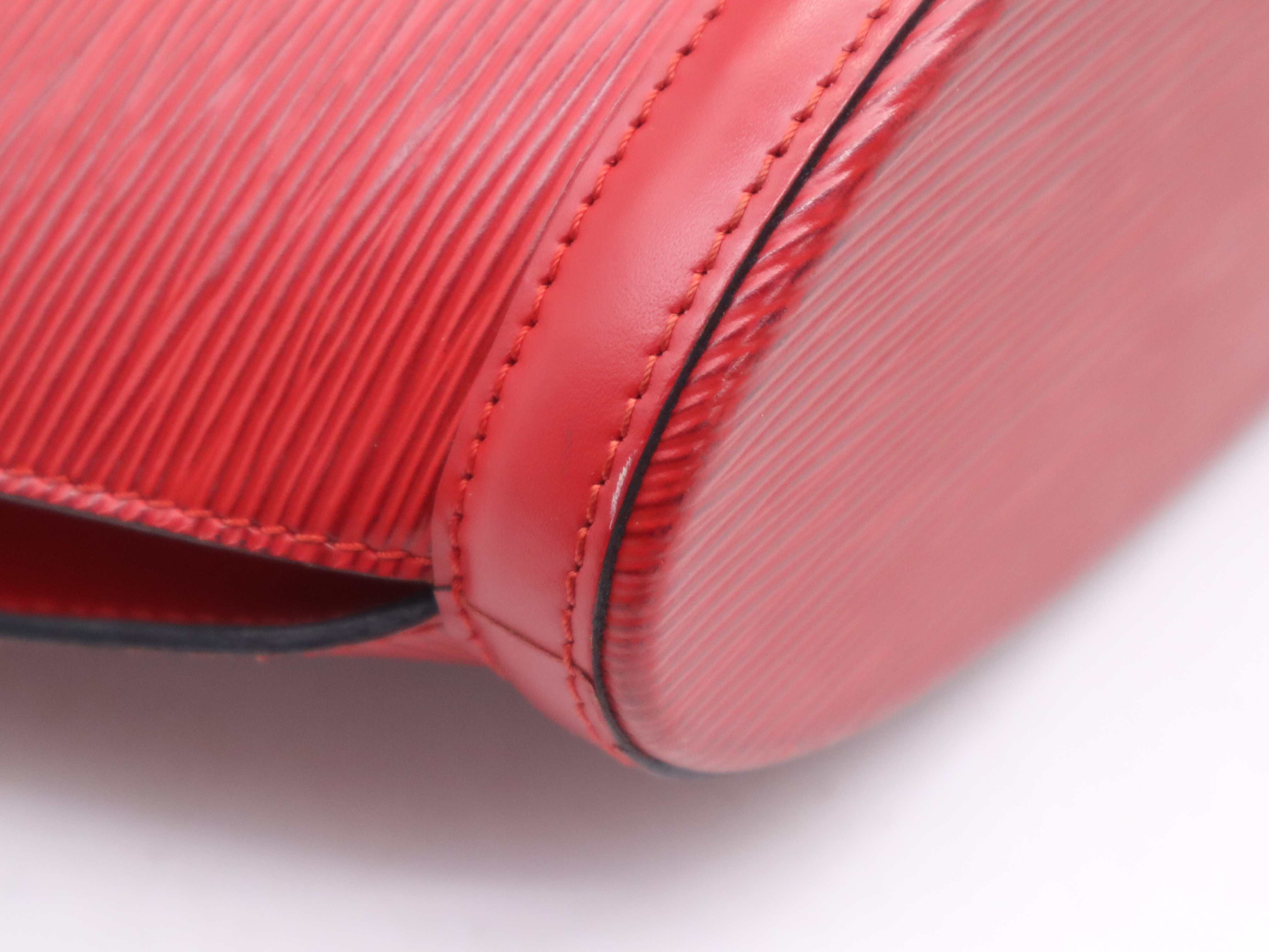 M52277 Epi Saint Jacques Castilian Red Handbag — view 11