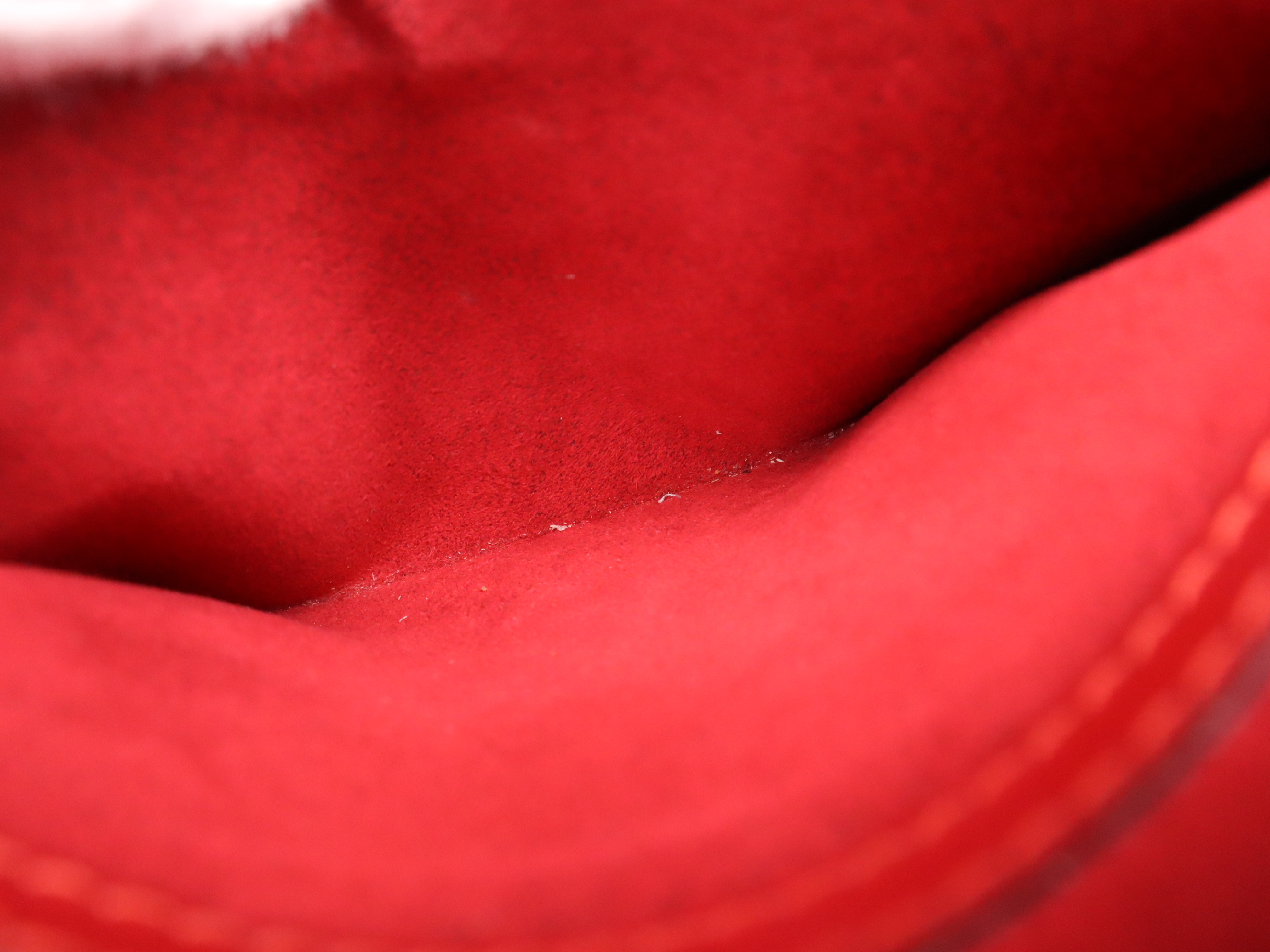 M52277 Epi Saint Jacques Castilian Red Handbag — view 13