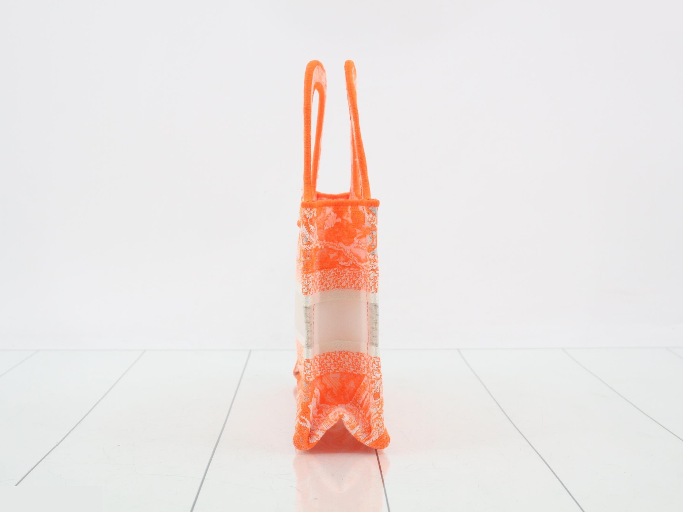Book Tote — view 4