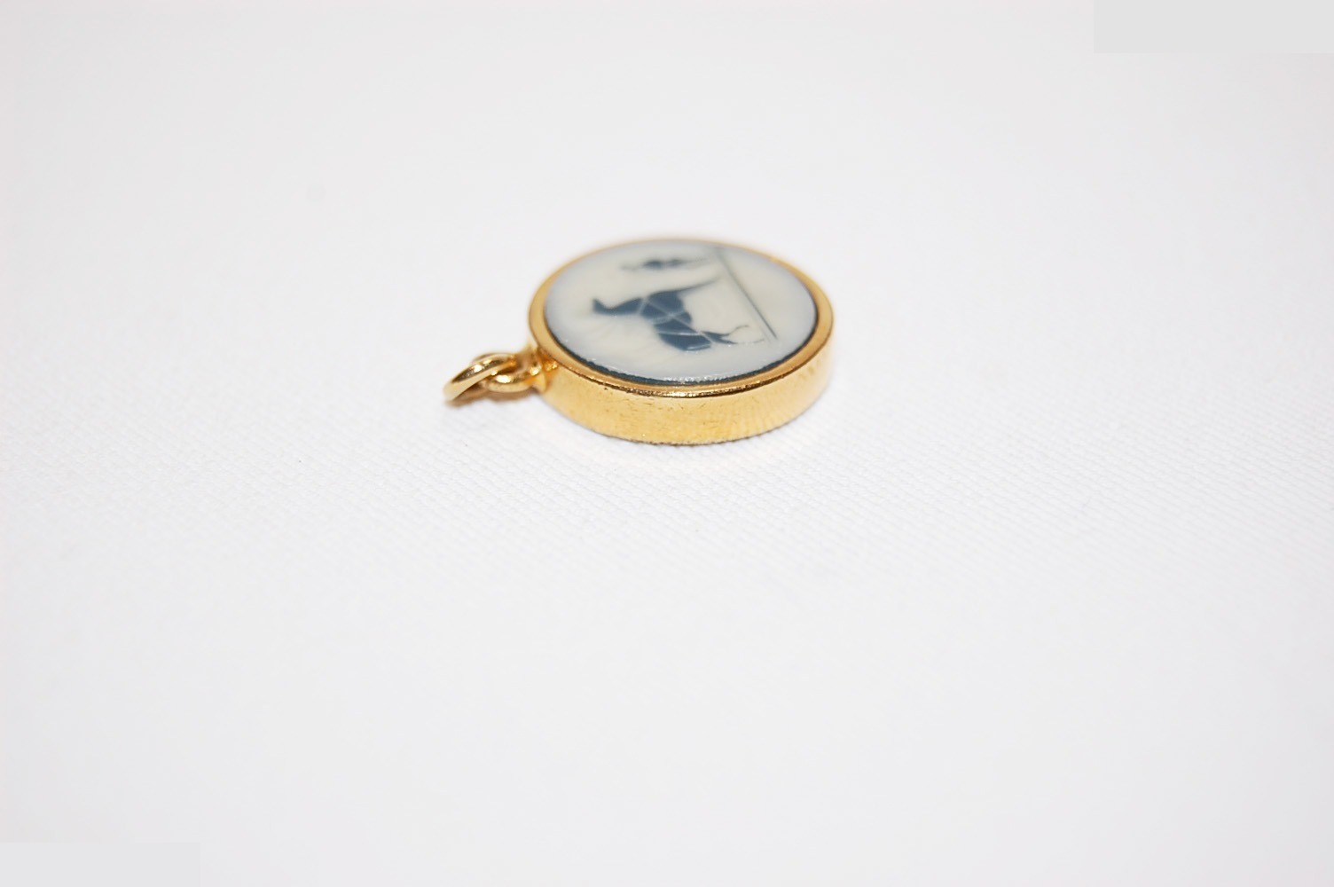 Corozo pendant, GP — view 2