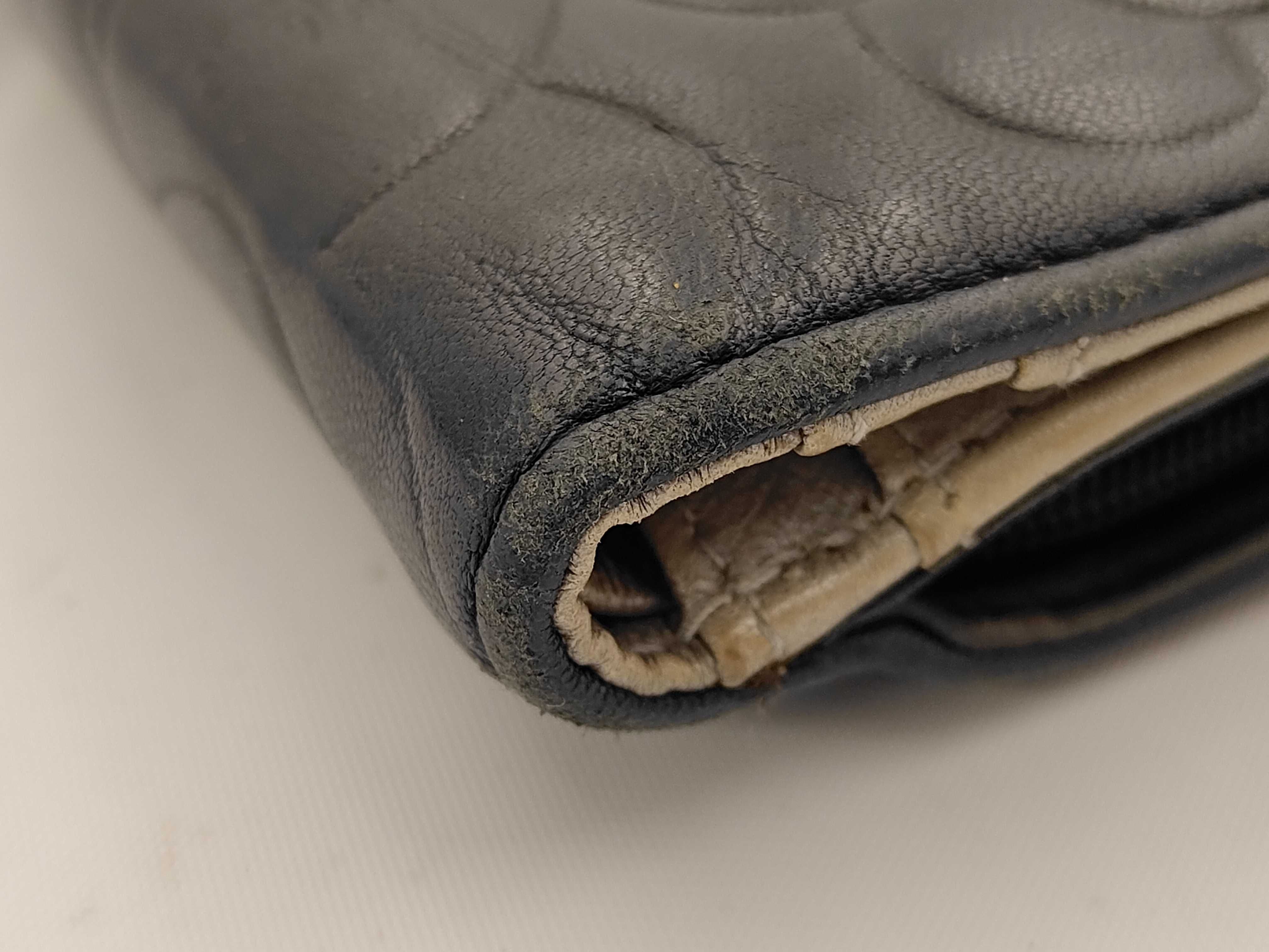 bi-fold wallet — view 3
