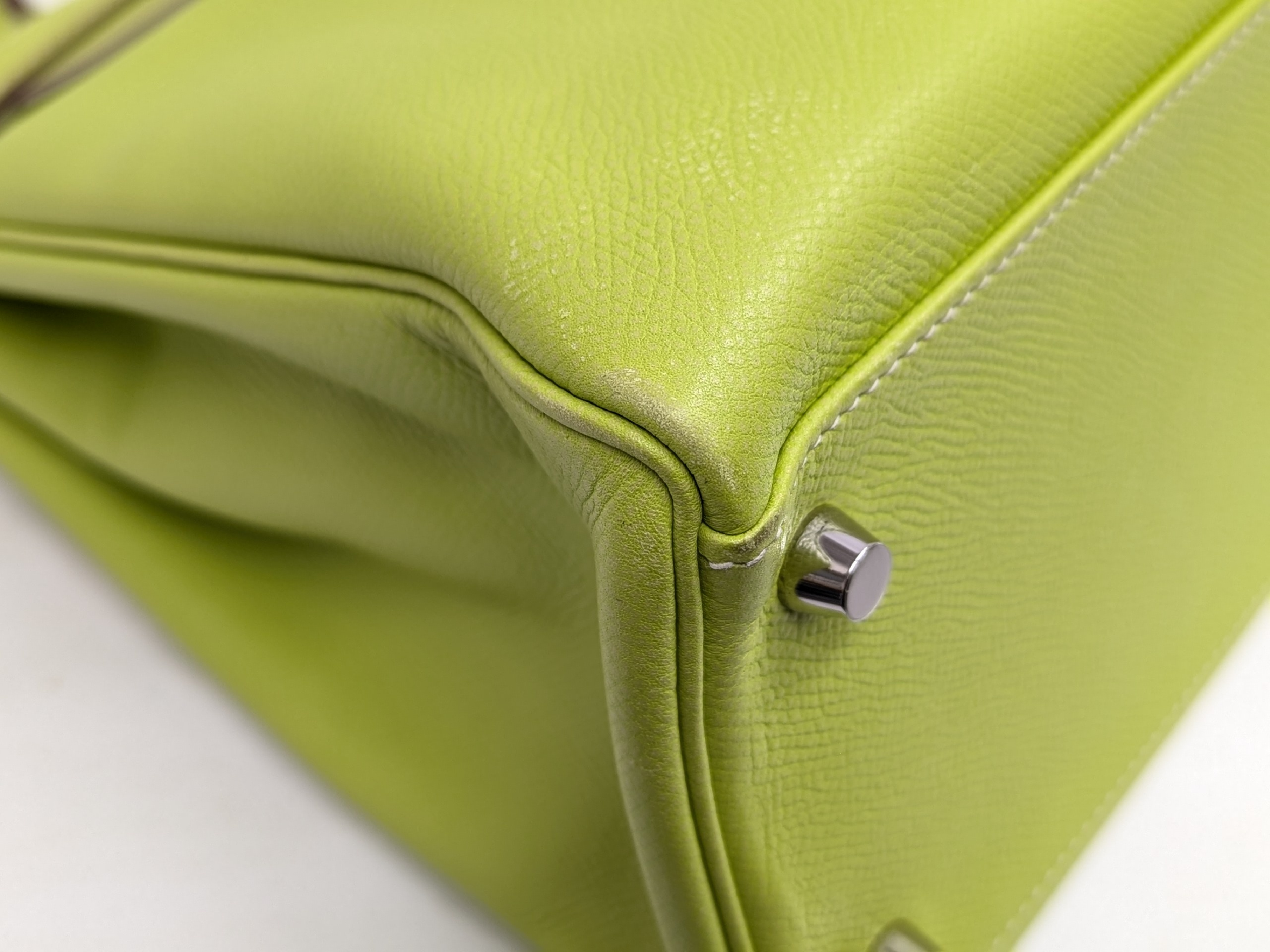 Candy Kelly 32 Epsom Kiwi Liken O stamp shoulder bag — view 3