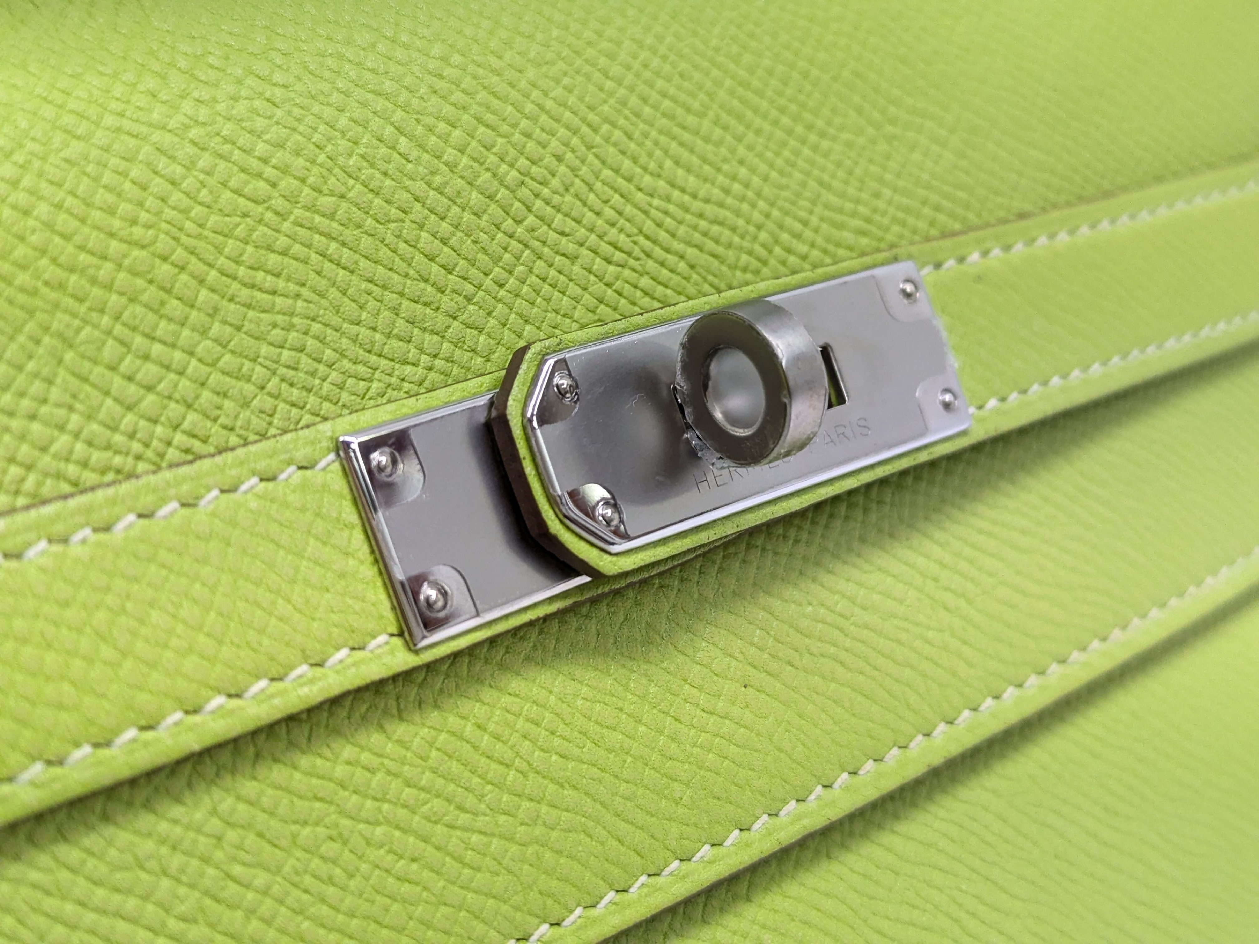Candy Kelly 32 Epsom Kiwi Liken O stamp shoulder bag — view 8