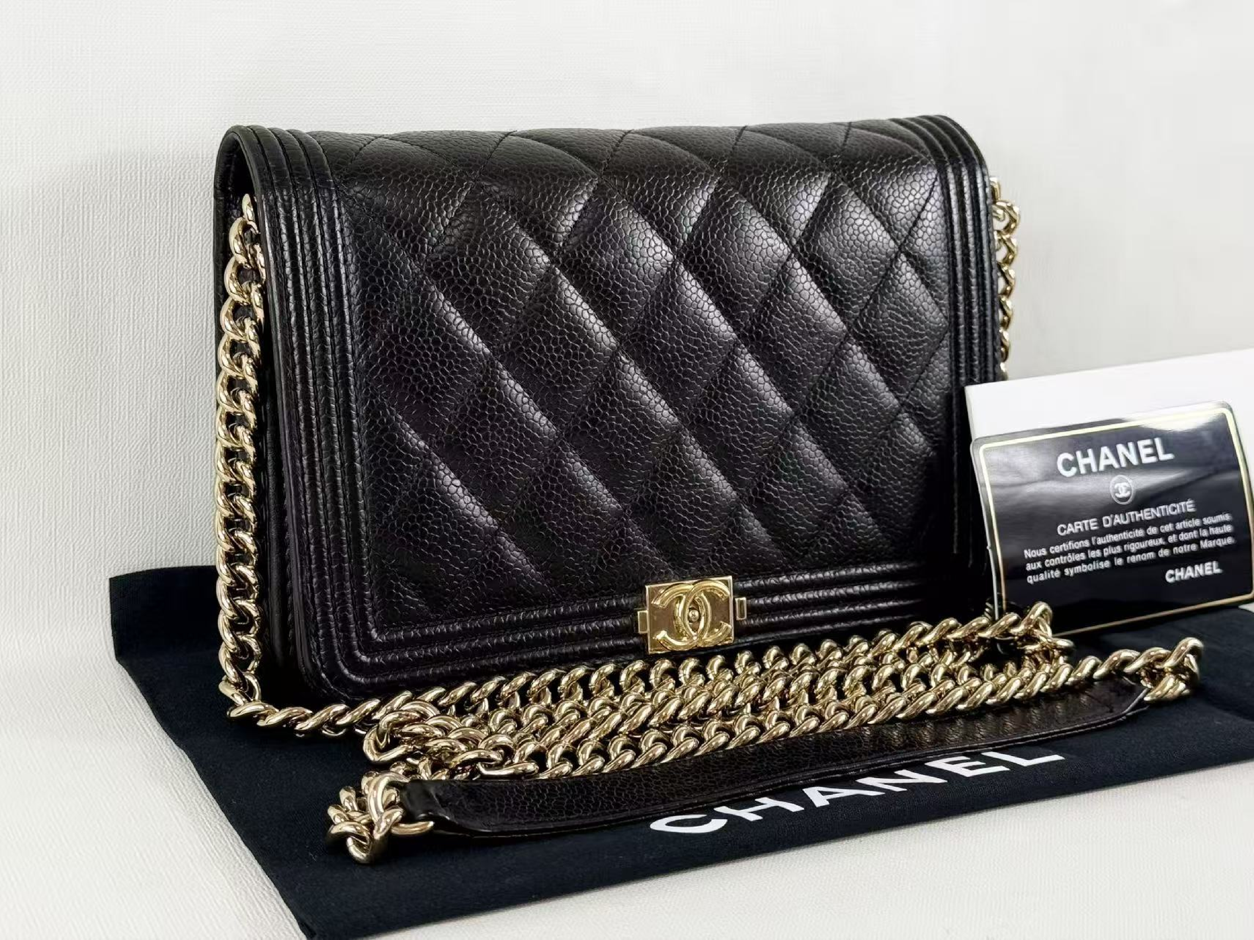 Black Caviar Skin Matelassé Boy WOC W19cm approx. 28 series [Includes dust bag, booklet, authenticity card, and seal] Gold hardware Shoulder bag 28815017 — view 2