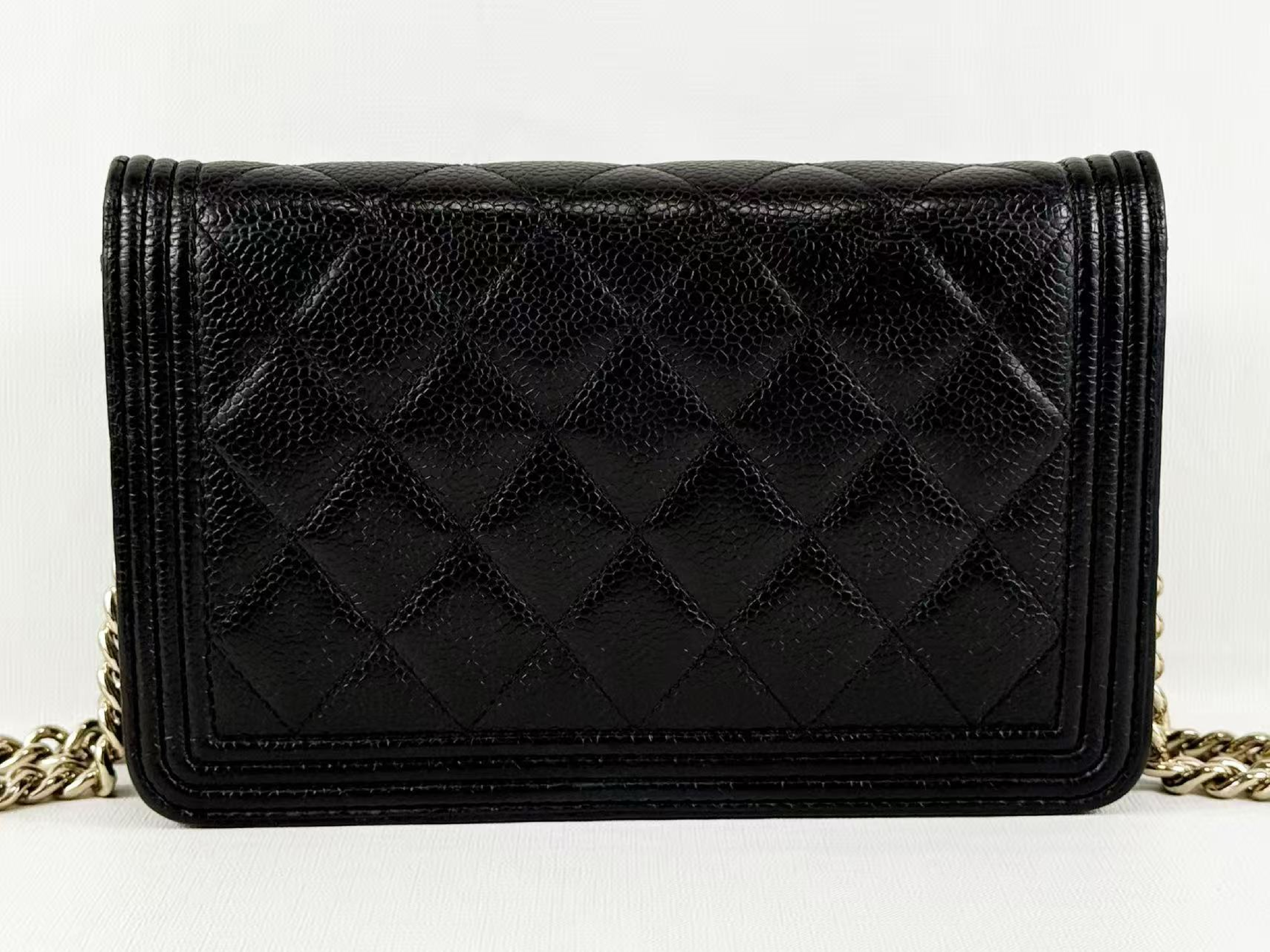 Black Caviar Skin Matelassé Boy WOC W19cm approx. 28 series [Includes dust bag, booklet, authenticity card, and seal] Gold hardware Shoulder bag 28815017 — view 3