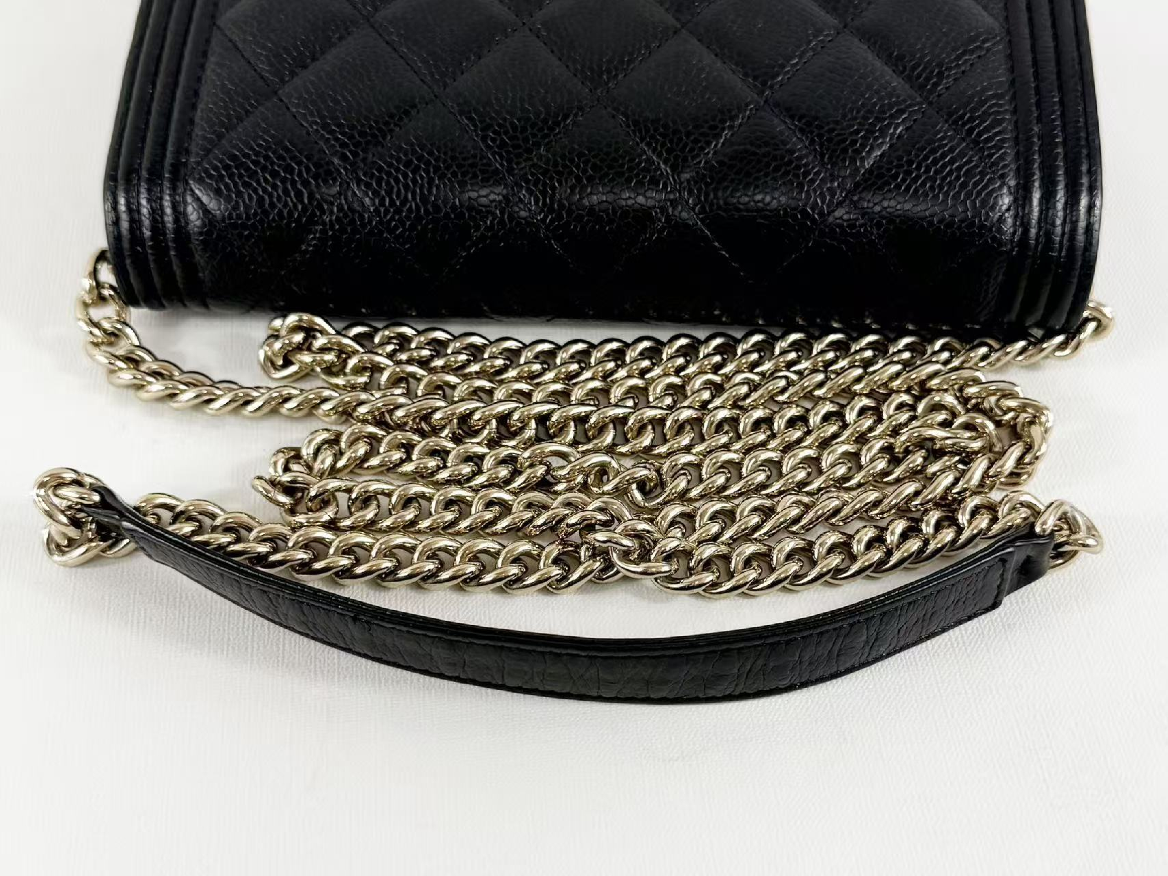 Black Caviar Skin Matelassé Boy WOC W19cm approx. 28 series [Includes dust bag, booklet, authenticity card, and seal] Gold hardware Shoulder bag 28815017 — view 8
