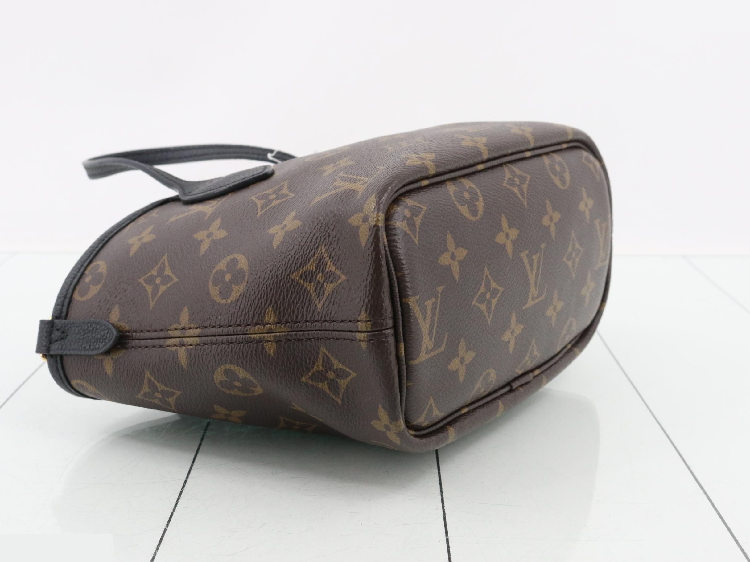 Neverfull Inside Out BB Noir (Strap and Pouch Included) — view 5