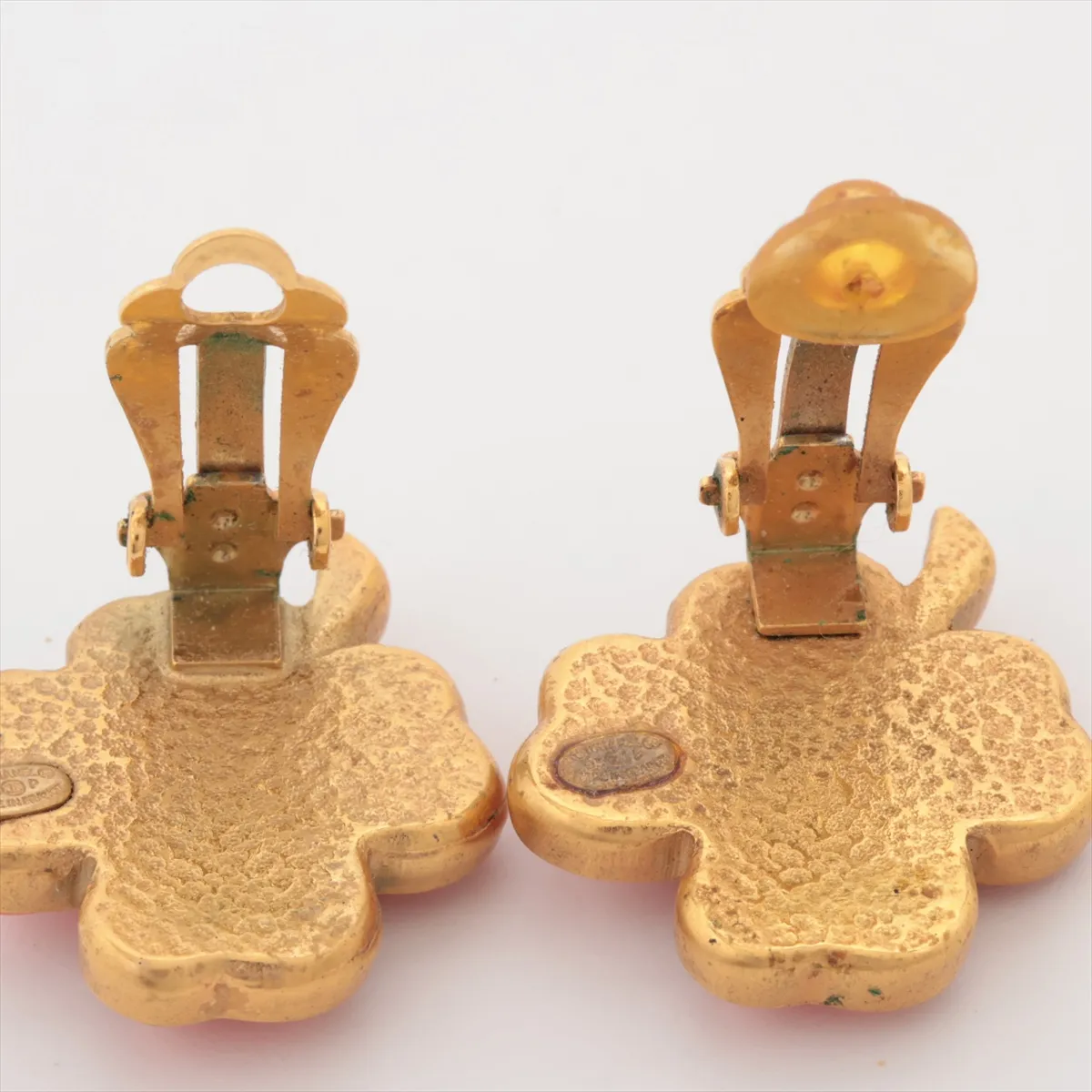 Coco Mark Clover 03P Earrings (Pair) GP x Resin Gold x Pink — view 4