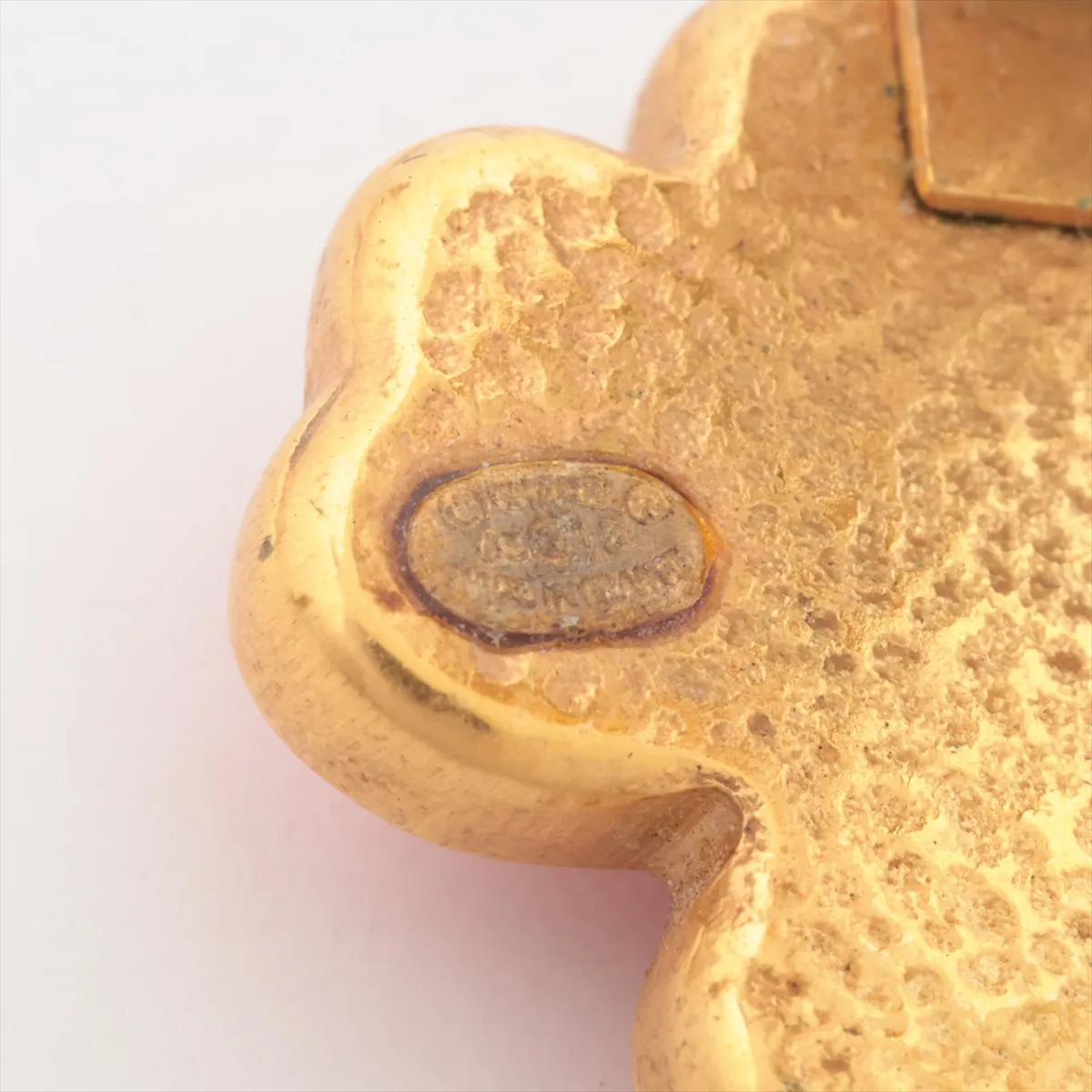 Coco Mark Clover 03P Earrings (Pair) GP x Resin Gold x Pink — view 5