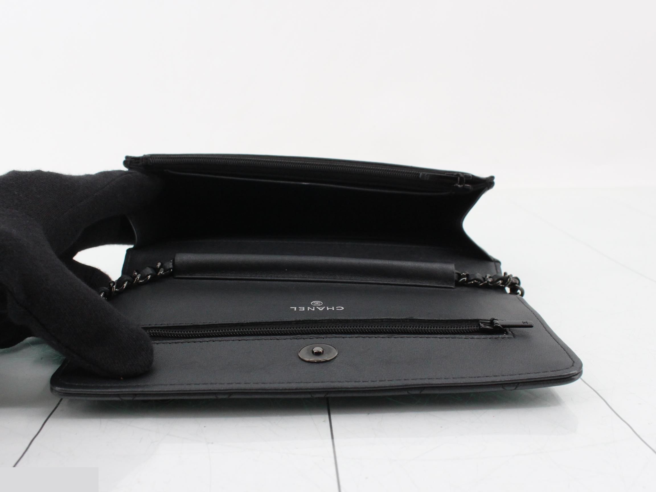 So Black Chain Wallet — view 4