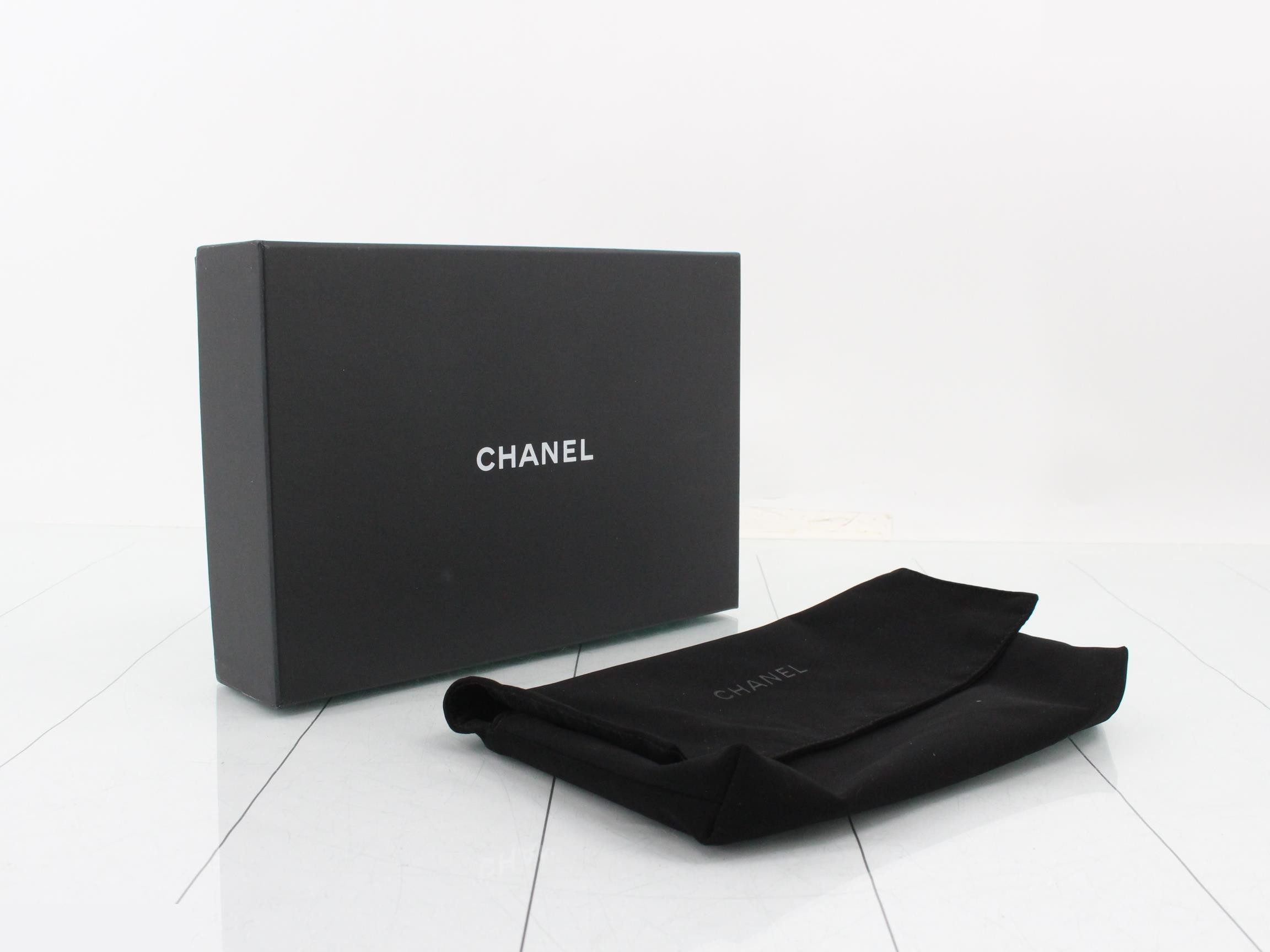 So Black Chain Wallet — view 5