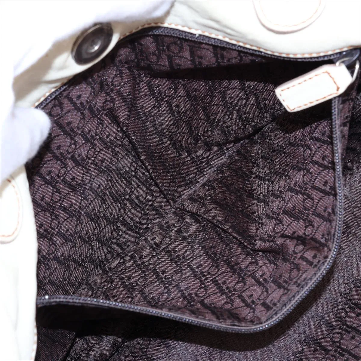 Gaucho Leather Handbag, Beige, with missing studs. — view 10