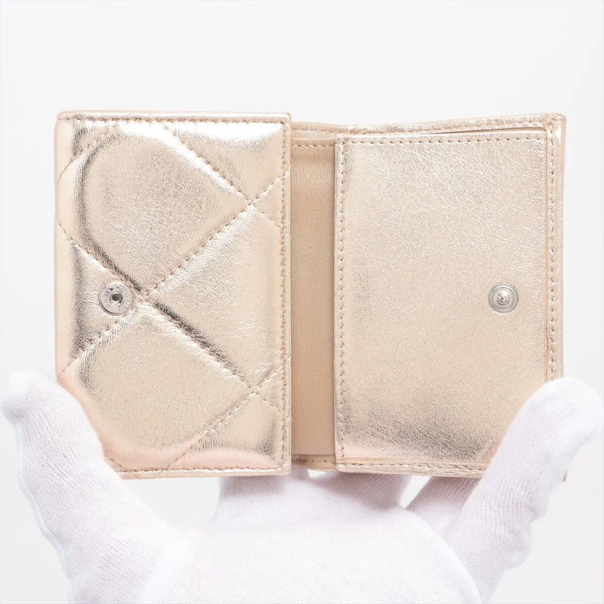 19 Lambskin Compact Wallet Gold Silver Hardware 31806806 — view 4