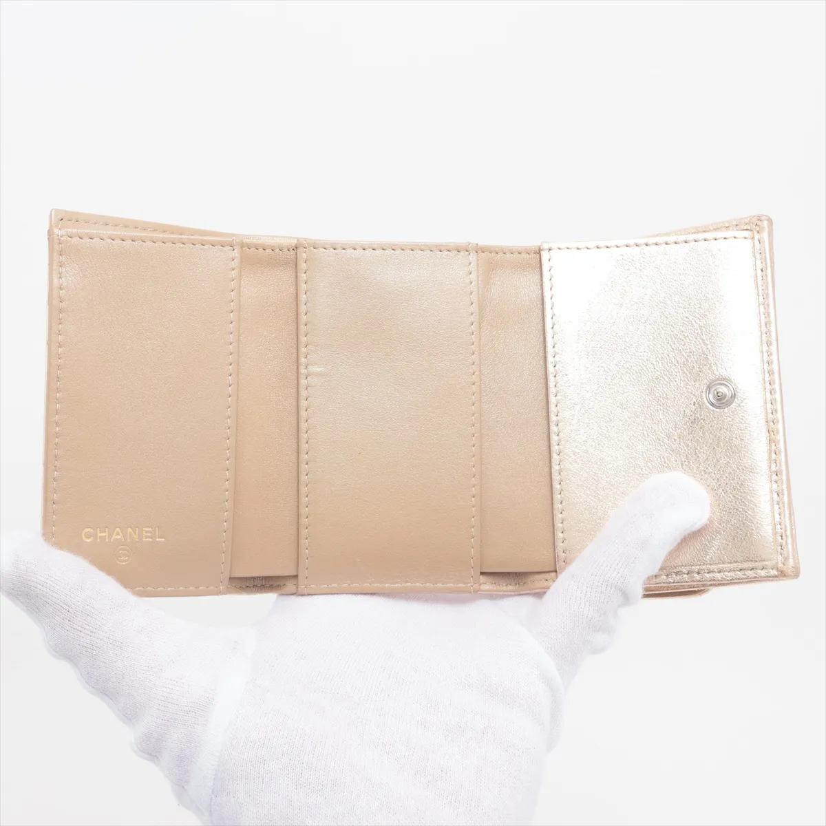 19 Lambskin Compact Wallet Gold Silver Hardware 31806806 — view 5
