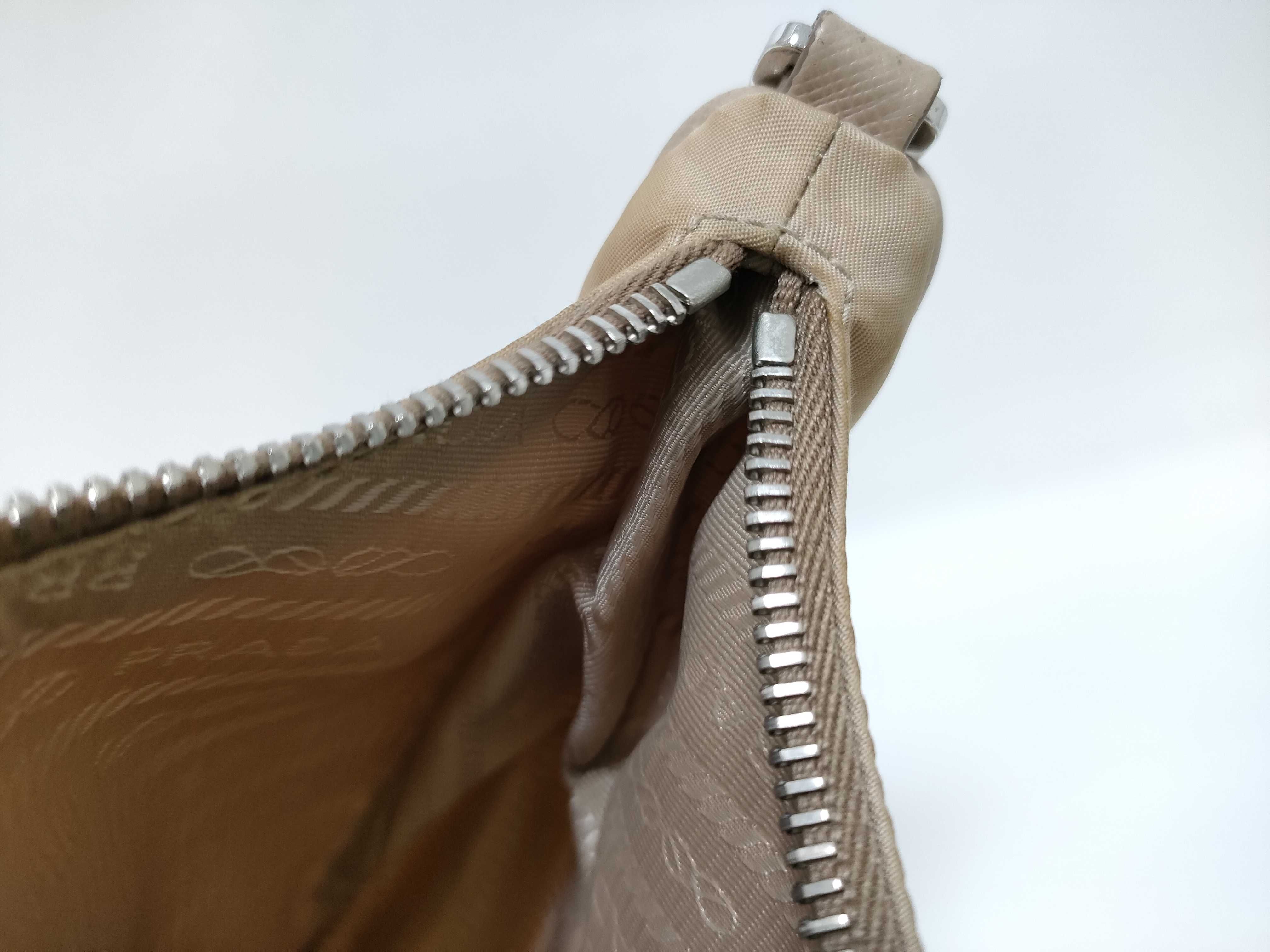 Nylon DU- Re-Edition 2005 Re-Nylon Crossbody Bag Shoulder Bag — view 10