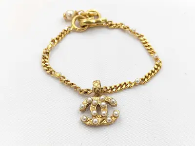 Gold and Pearl Bracelet (with box)