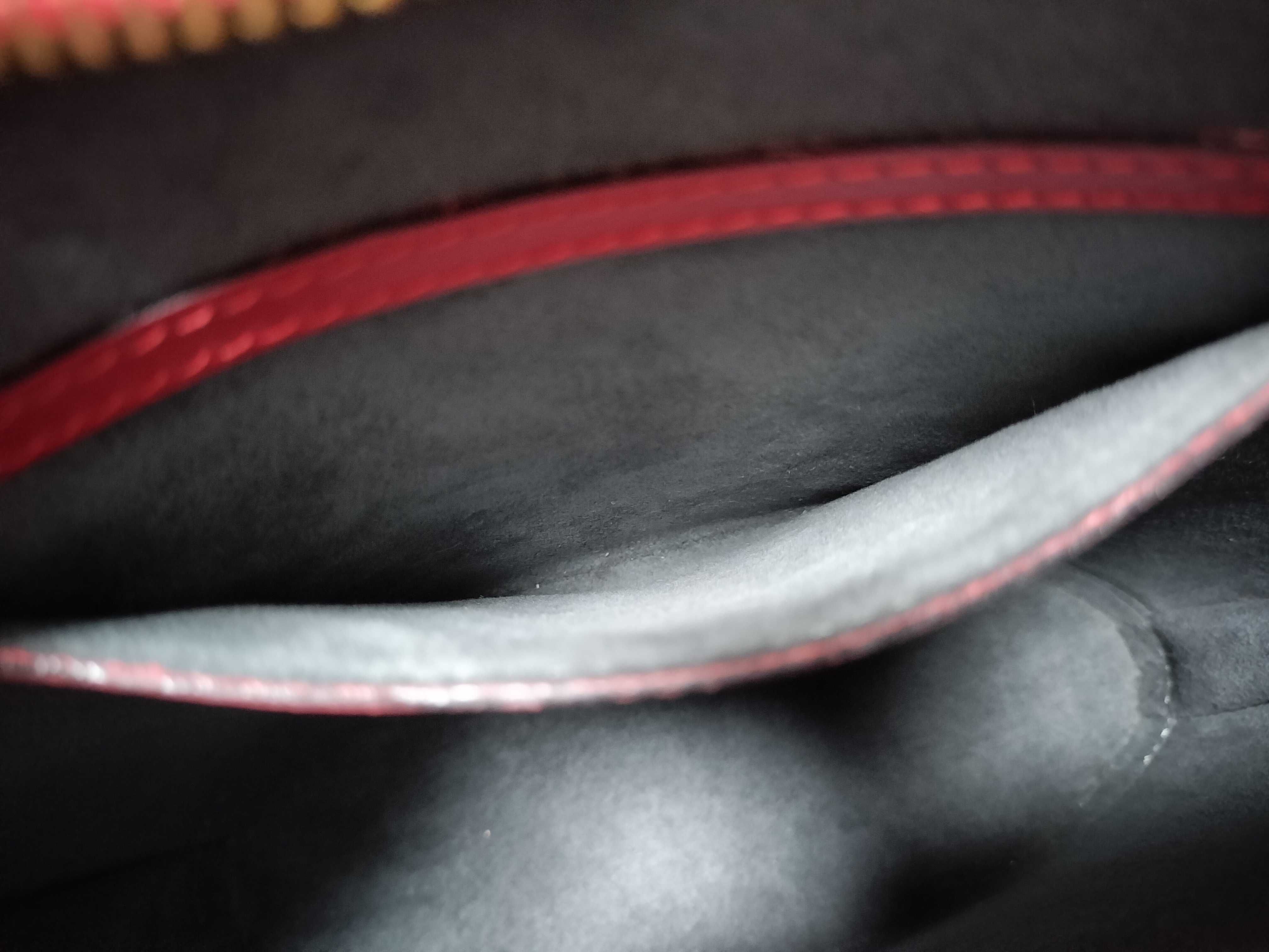 Epi Saint Jacques PM Red Tote Bag — view 11