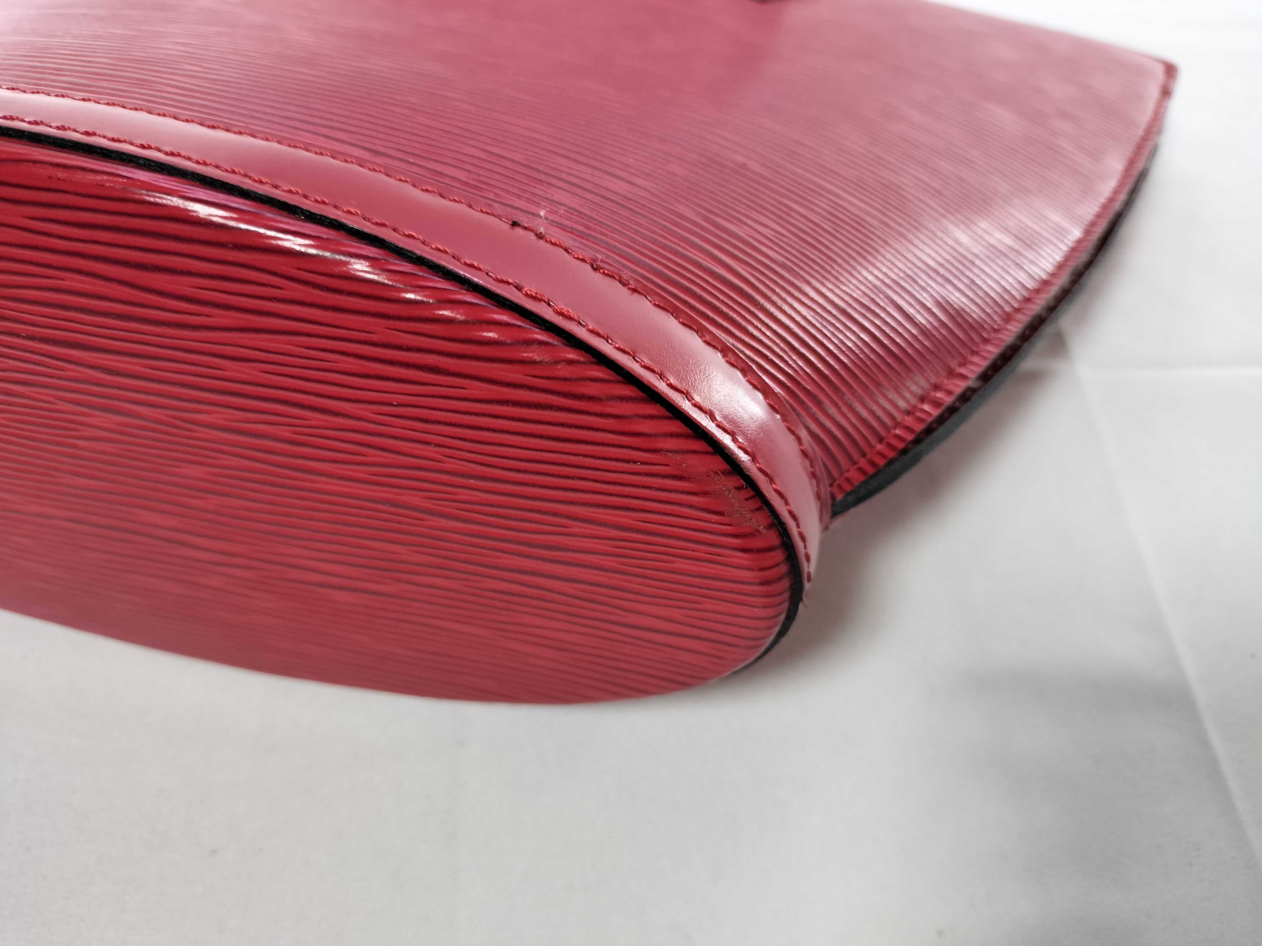 Epi Saint Jacques PM Red Tote Bag — view 7