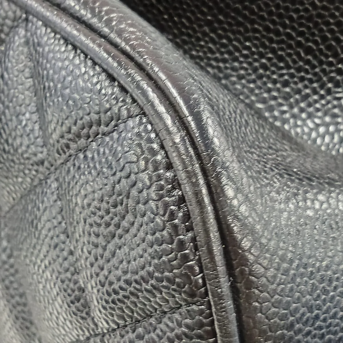 Matelassé Caviar Skin Handbag, Black with Gold Hardware, Item Number 8537875 (Serial Number 8) — view 11