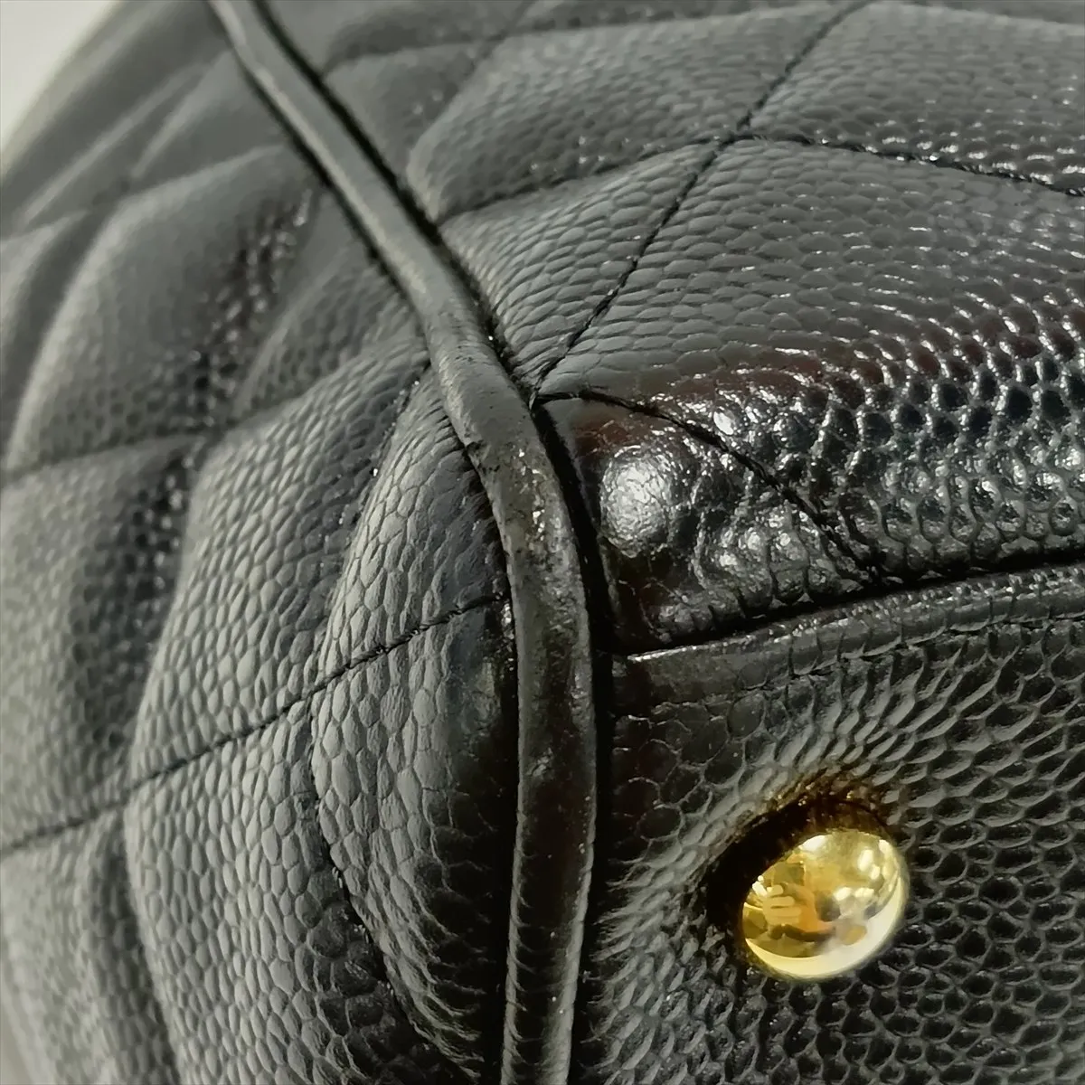 Matelassé Caviar Skin Handbag, Black with Gold Hardware, Item Number 8537875 (Serial Number 8) — view 14