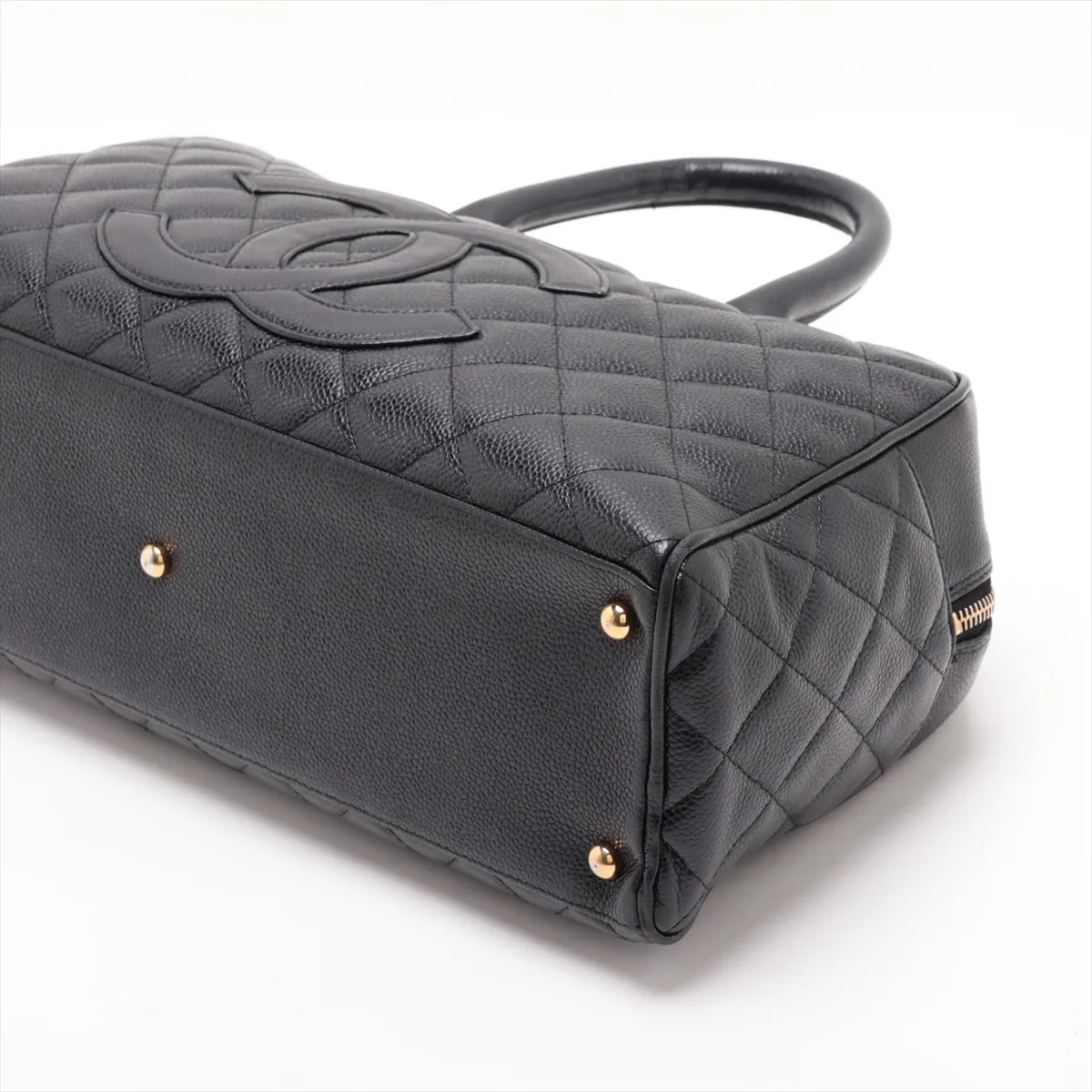 Matelassé Caviar Skin Handbag, Black with Gold Hardware, Item Number 8537875 (Serial Number 8) — view 3