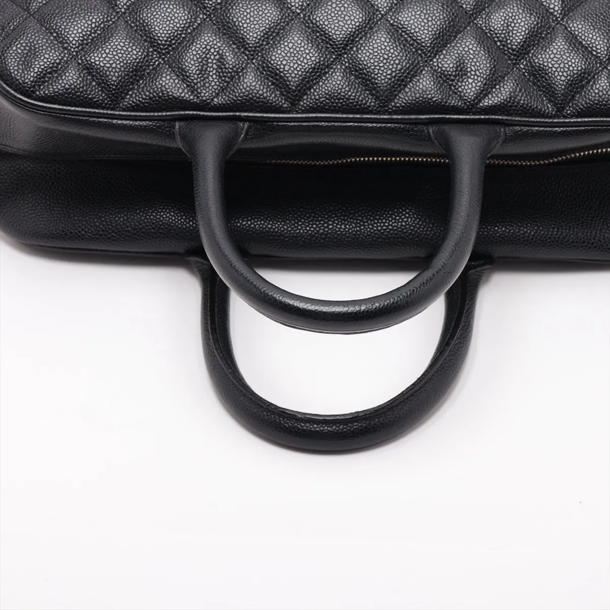 Matelassé Caviar Skin Handbag, Black with Gold Hardware, Item Number 8537875 (Serial Number 8) — view 5