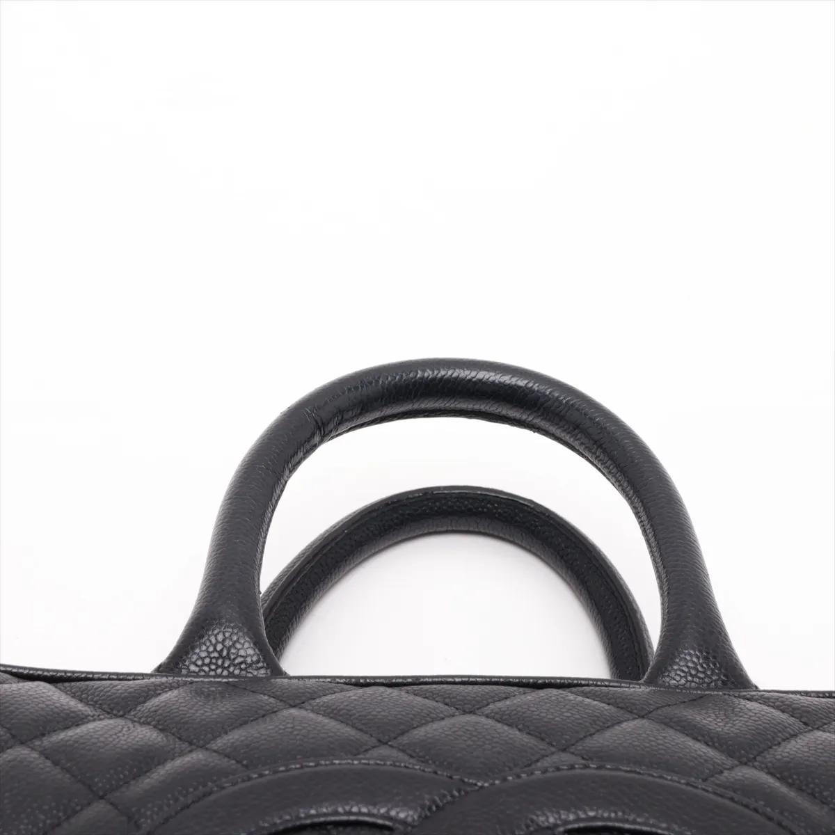 Matelassé Caviar Skin Handbag, Black with Gold Hardware, Item Number 8537875 (Serial Number 8) — view 6
