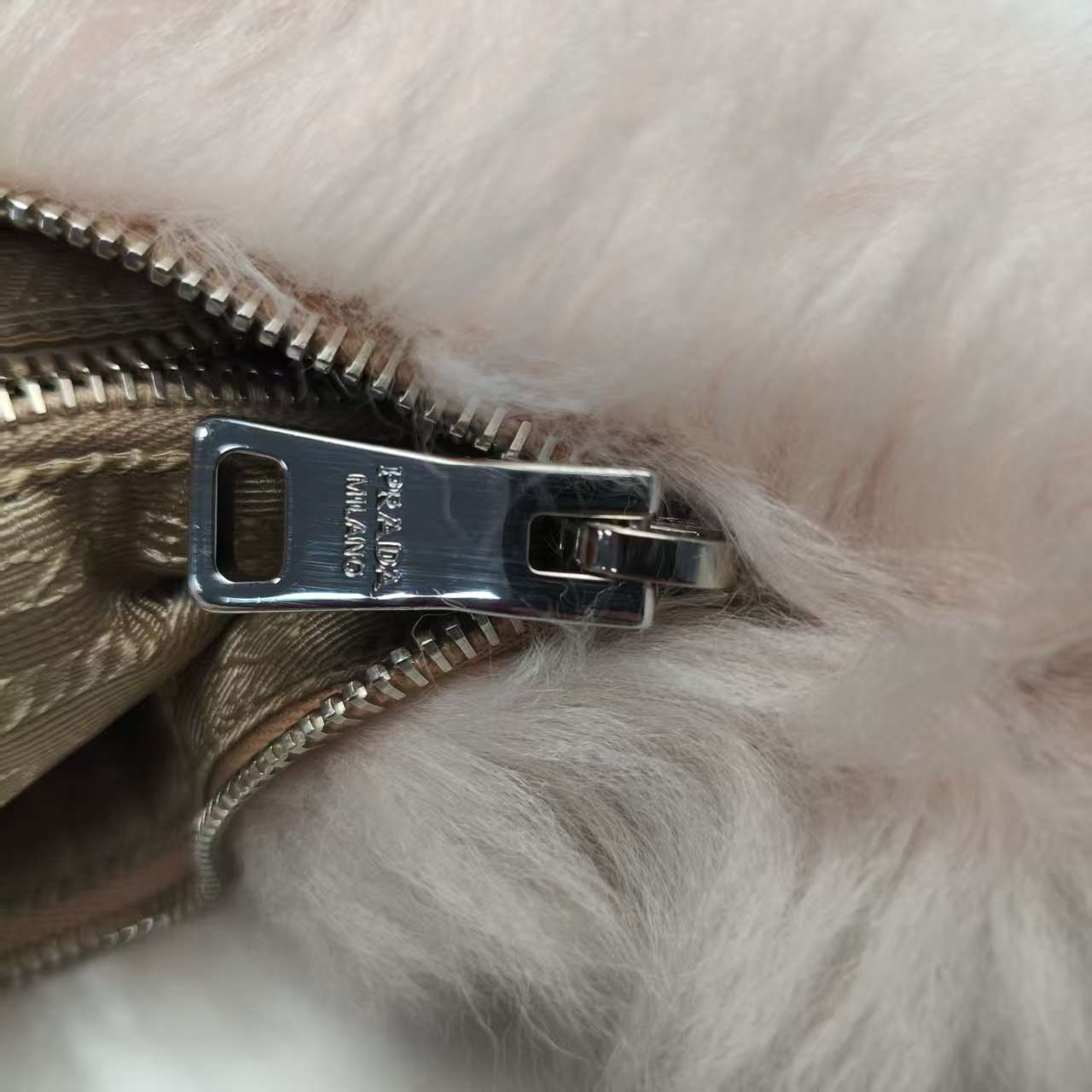 【*Shipped from: China*】PRADA Fur Shoulder Bag — view 7